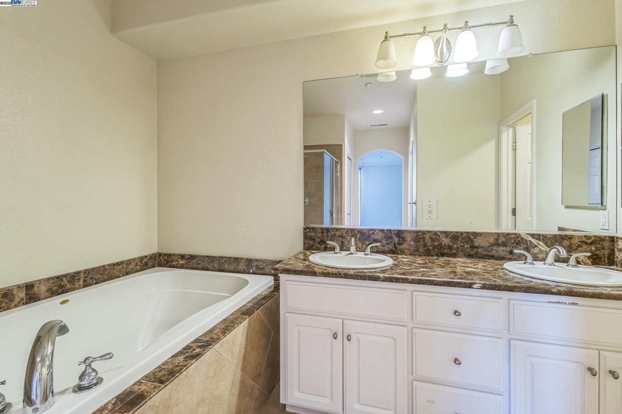 Detail Gallery Image 16 of 28 For 1837 Camino Leonor, San Jose,  CA 95131 - 2 Beds | 2 Baths