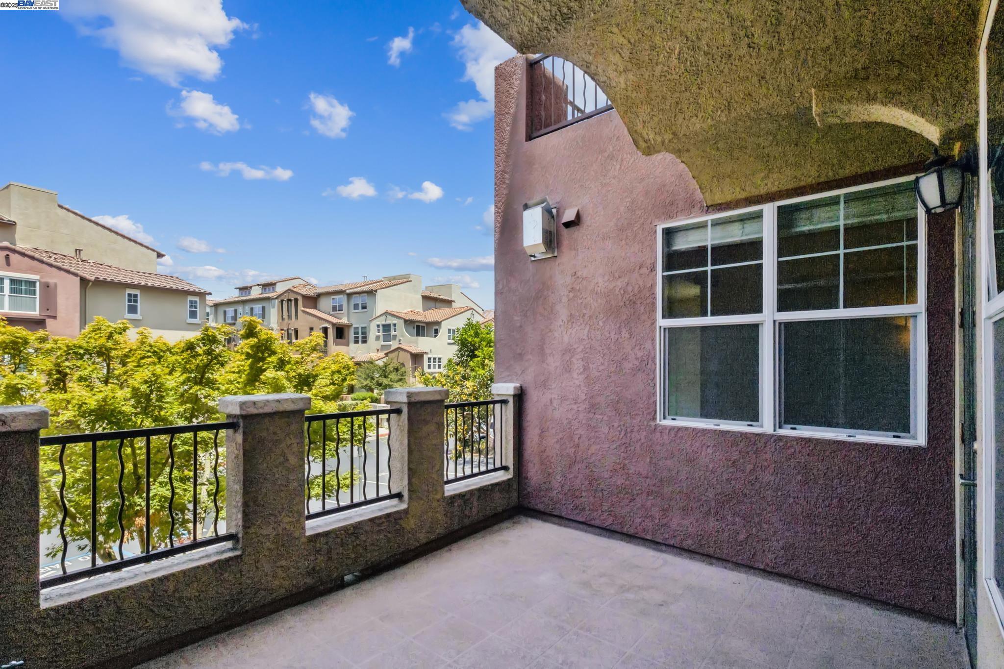 Detail Gallery Image 5 of 28 For 1837 Camino Leonor, San Jose,  CA 95131 - 2 Beds | 2 Baths