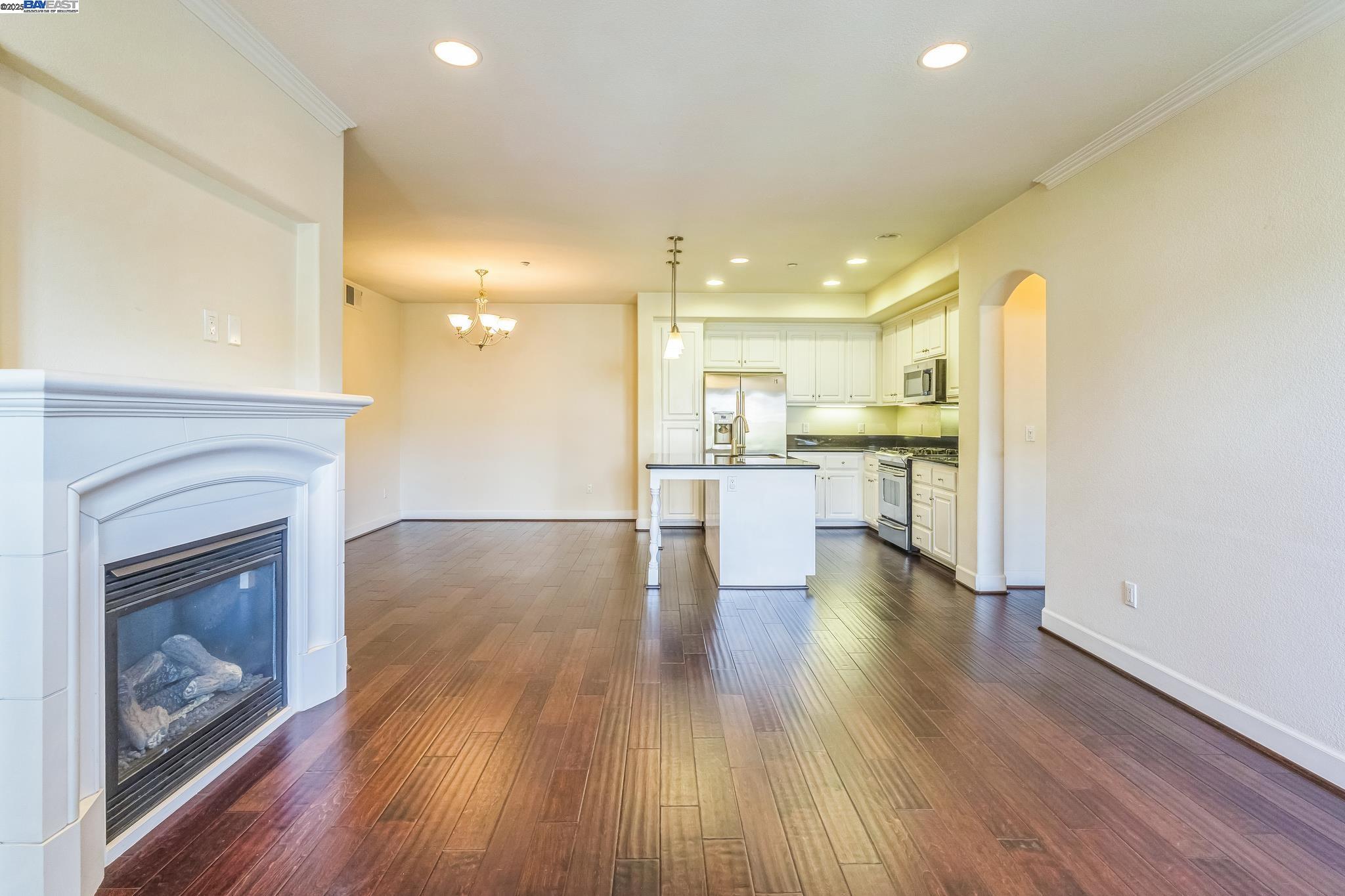 Detail Gallery Image 9 of 28 For 1837 Camino Leonor, San Jose,  CA 95131 - 2 Beds | 2 Baths