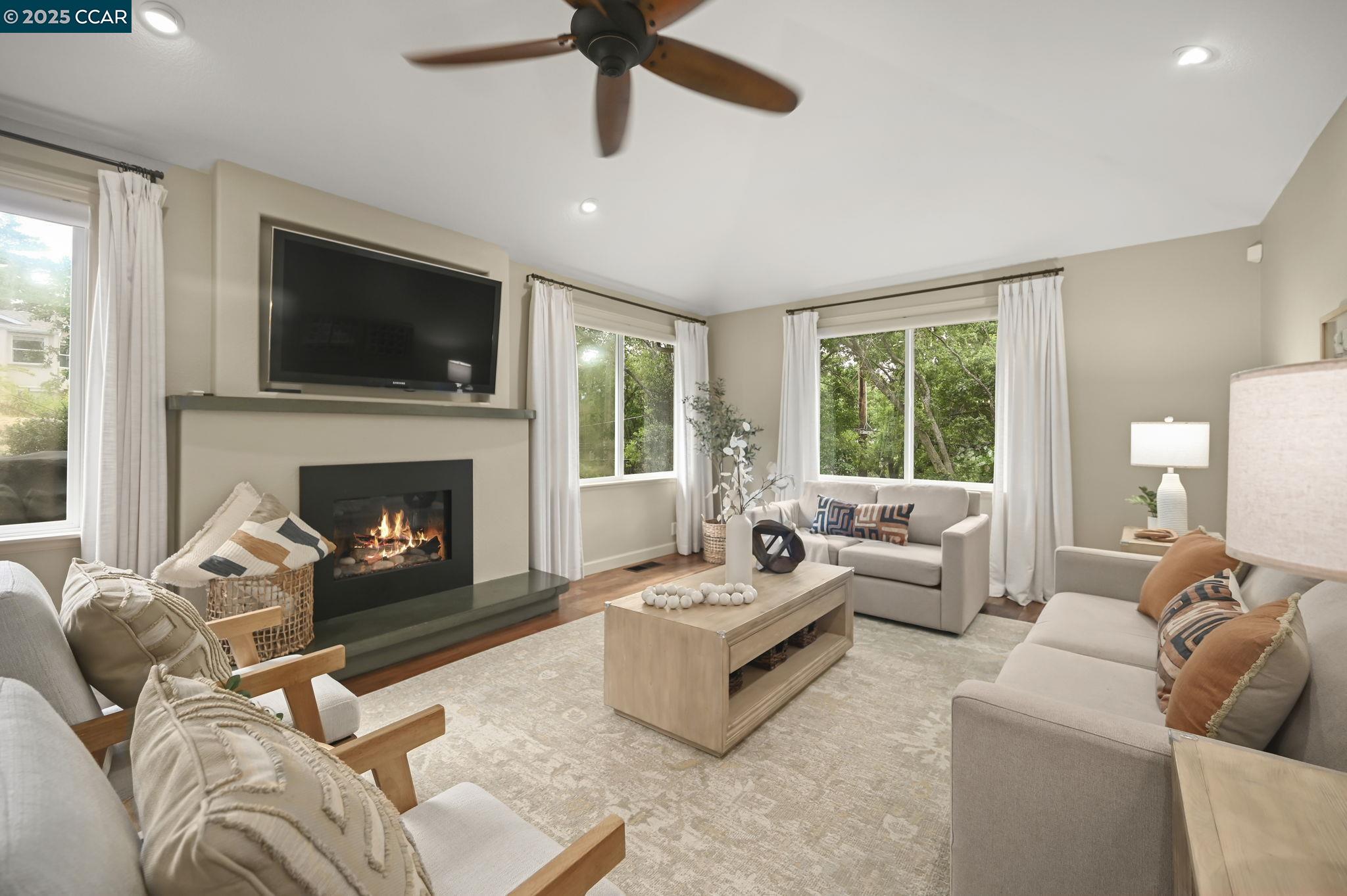 Detail Gallery Image 3 of 60 For 189 Donaleen Ct, Martinez,  CA 94553 - 4 Beds | 3 Baths