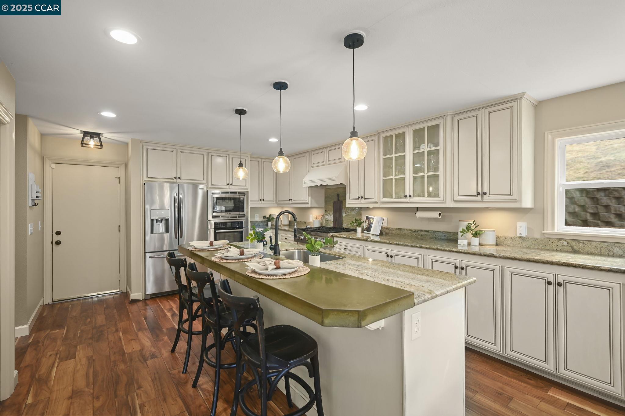 Detail Gallery Image 9 of 60 For 189 Donaleen Ct, Martinez,  CA 94553 - 4 Beds | 3 Baths