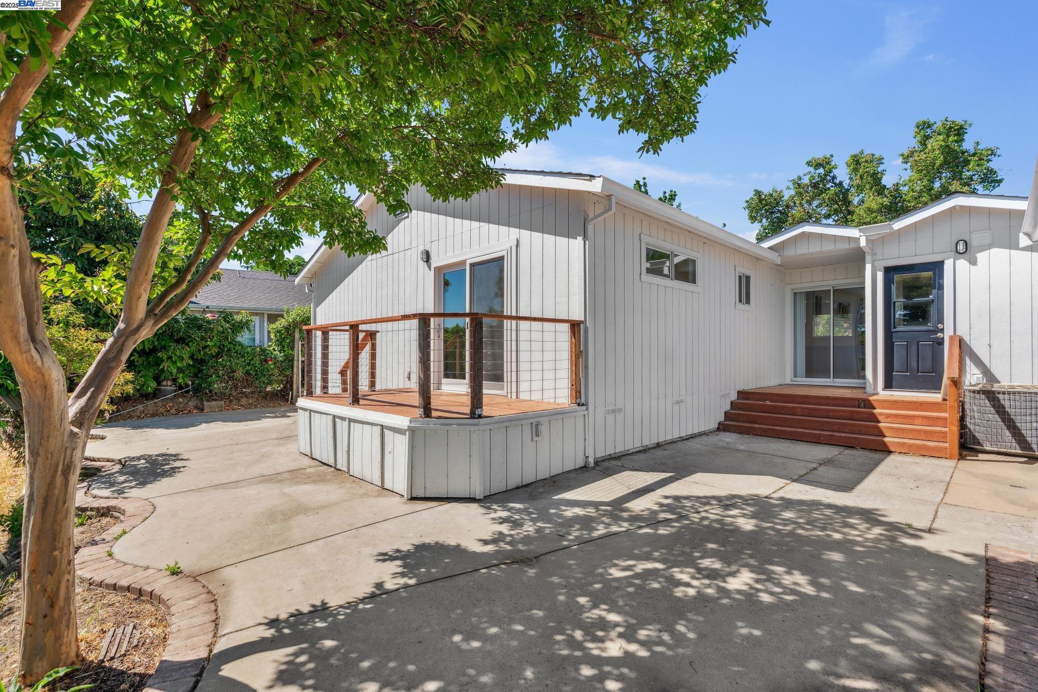 Detail Gallery Image 28 of 33 For 577 Dorothy Ln, Martinez,  CA 94553 - 3 Beds | 2 Baths