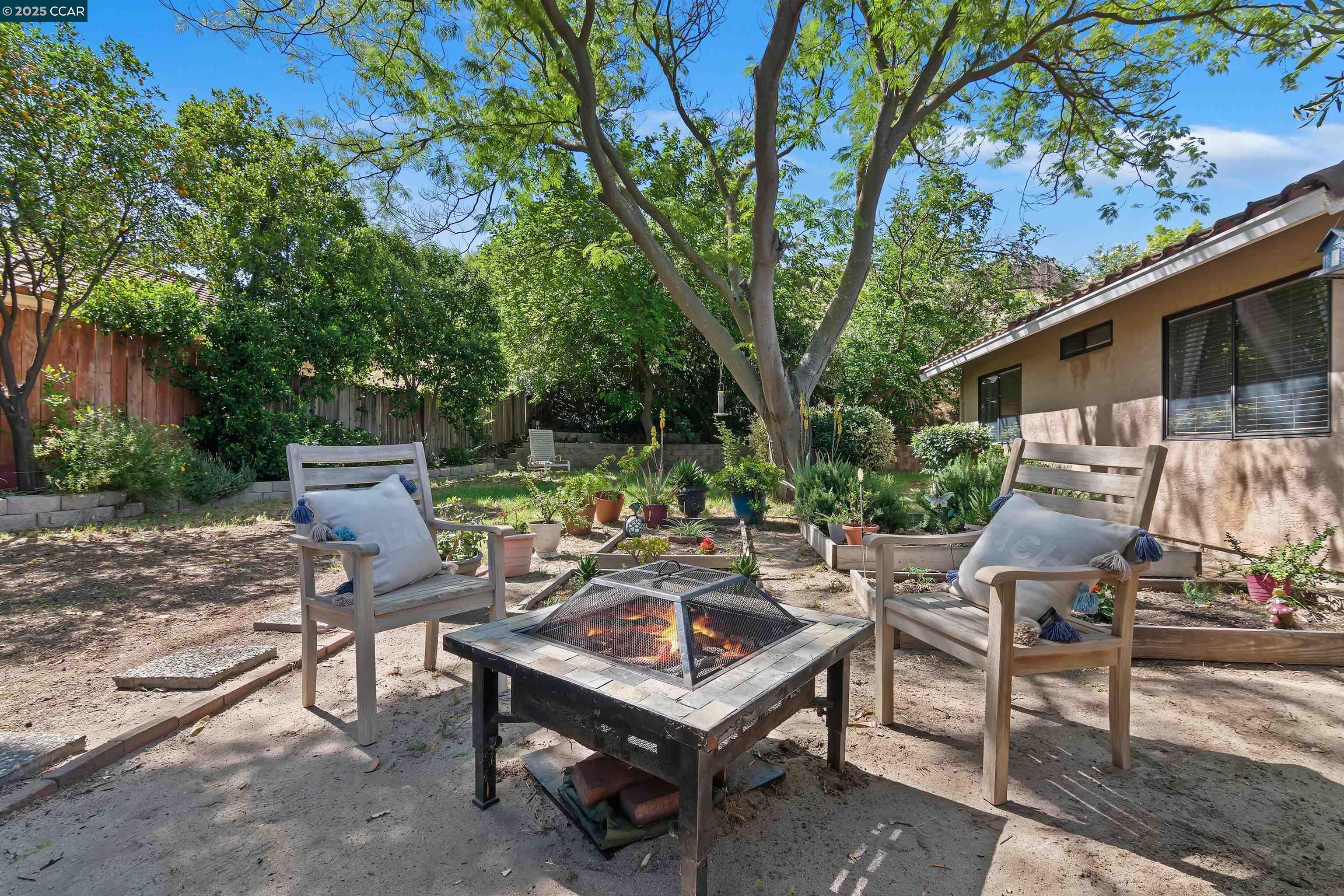 Detail Gallery Image 27 of 43 For 2628 Asilomar Dr, Antioch,  CA 94531 - 4 Beds | 2 Baths