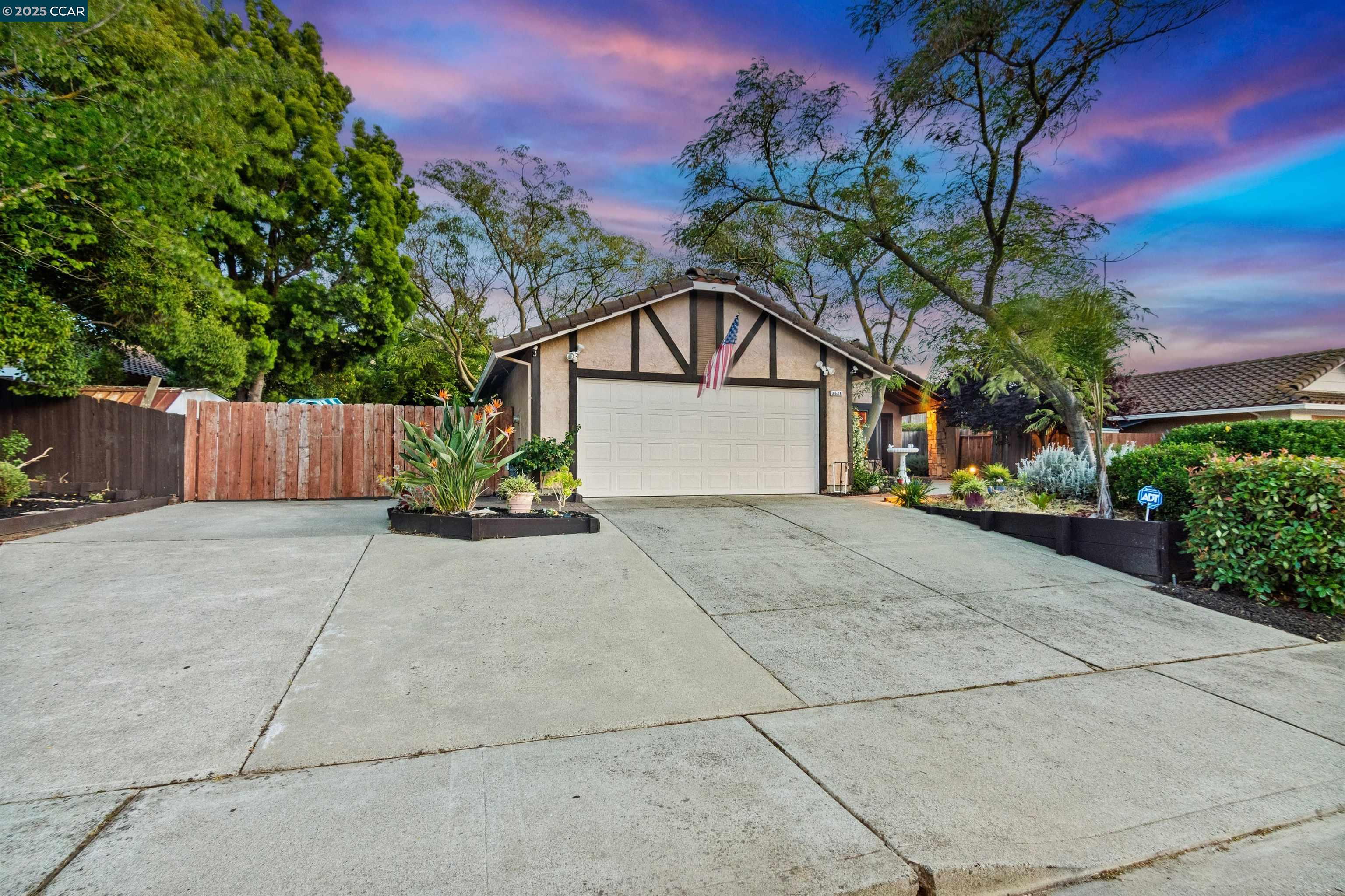 Detail Gallery Image 4 of 43 For 2628 Asilomar Dr, Antioch,  CA 94531 - 4 Beds | 2 Baths