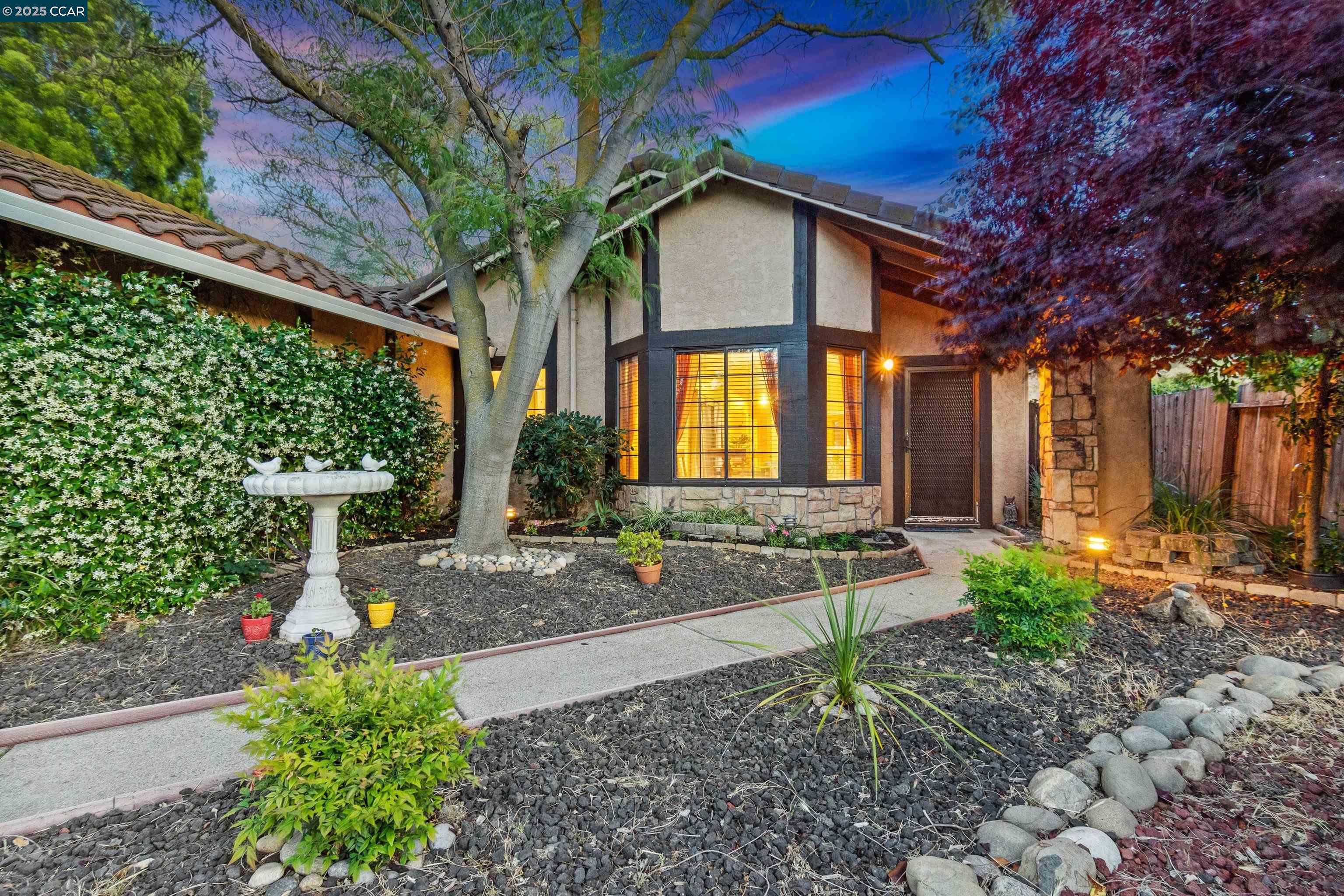 Detail Gallery Image 5 of 43 For 2628 Asilomar Dr, Antioch,  CA 94531 - 4 Beds | 2 Baths