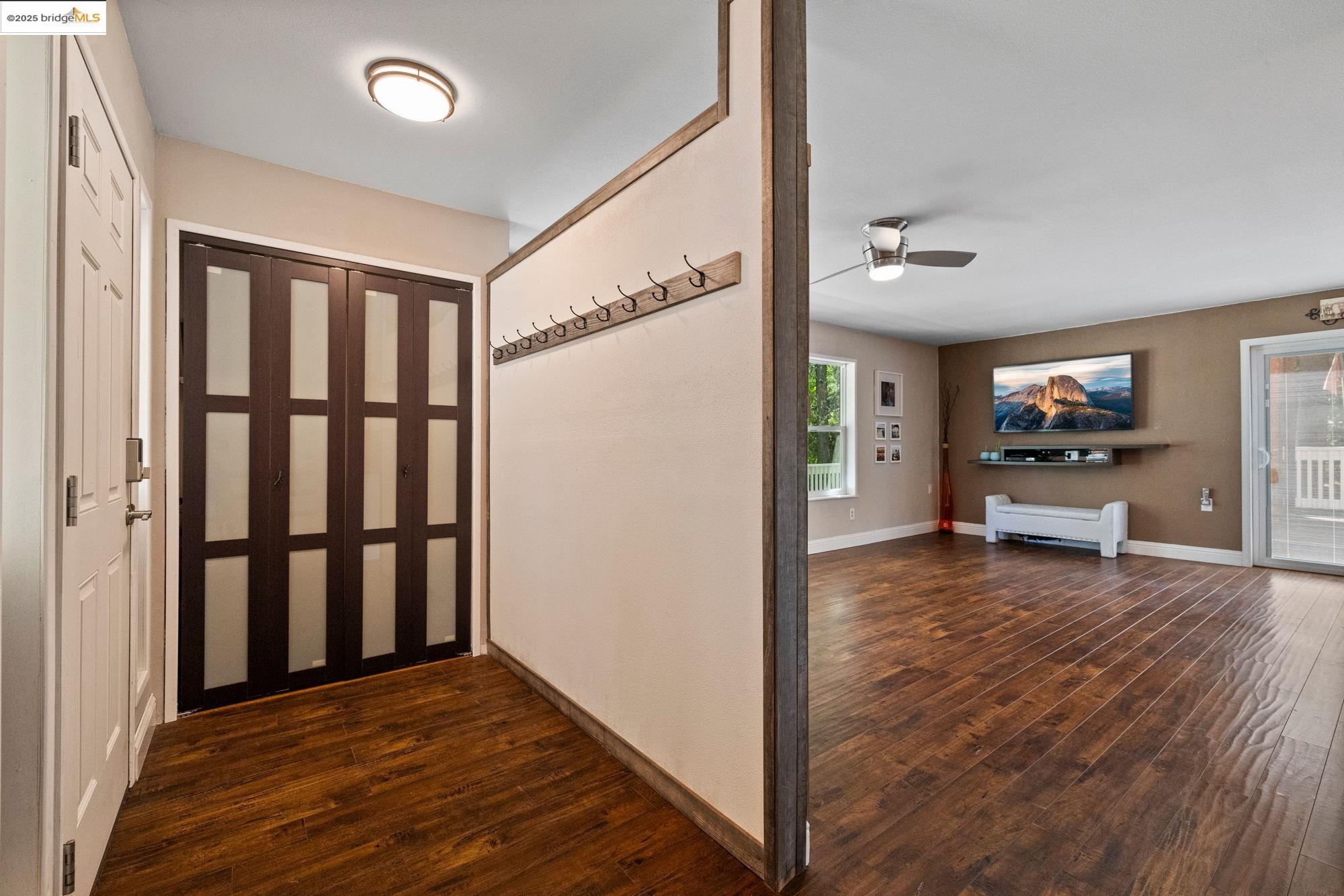 Detail Gallery Image 2 of 59 For 19583 Grizzly Circle, Groveland,  CA 95321-9320 - 4 Beds | 3/1 Baths
