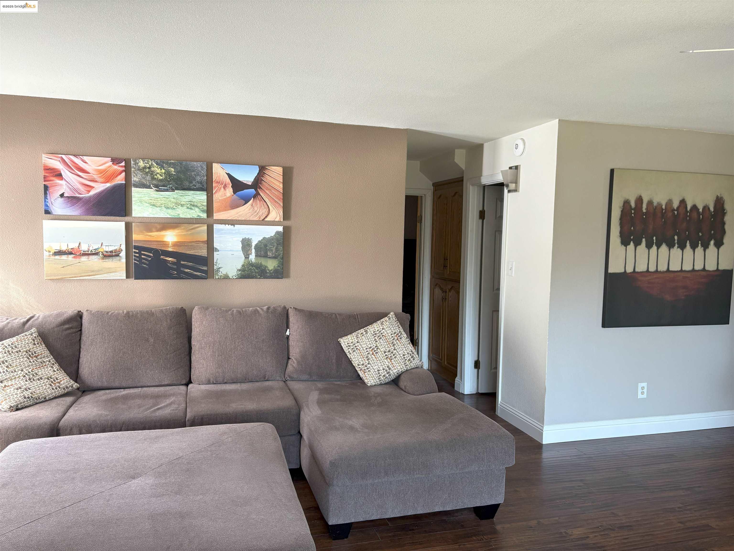 Detail Gallery Image 4 of 59 For 19583 Grizzly Circle, Groveland,  CA 95321-9320 - 4 Beds | 3/1 Baths