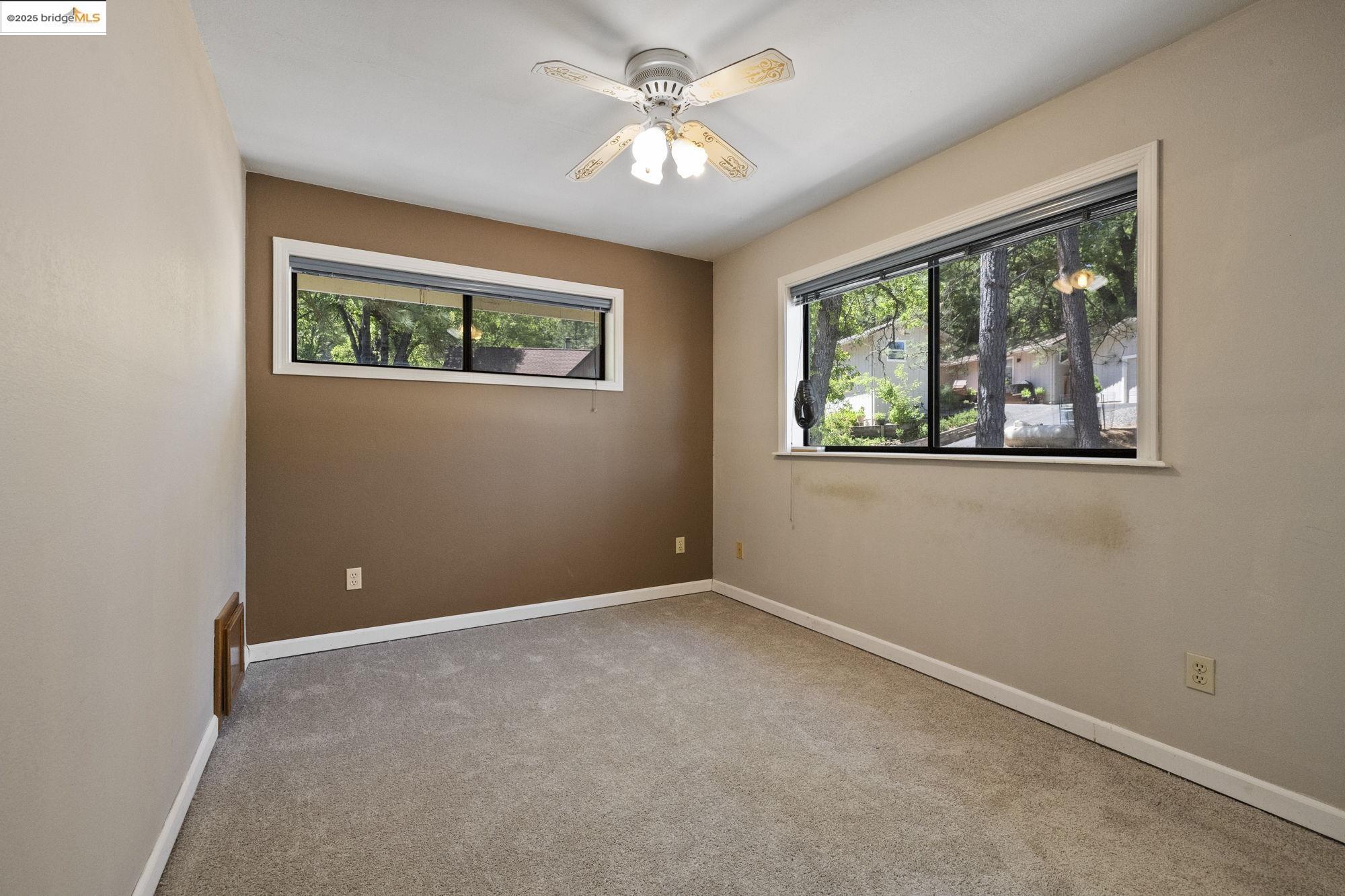 Detail Gallery Image 33 of 59 For 19583 Grizzly Circle, Groveland,  CA 95321-9320 - 4 Beds | 3/1 Baths