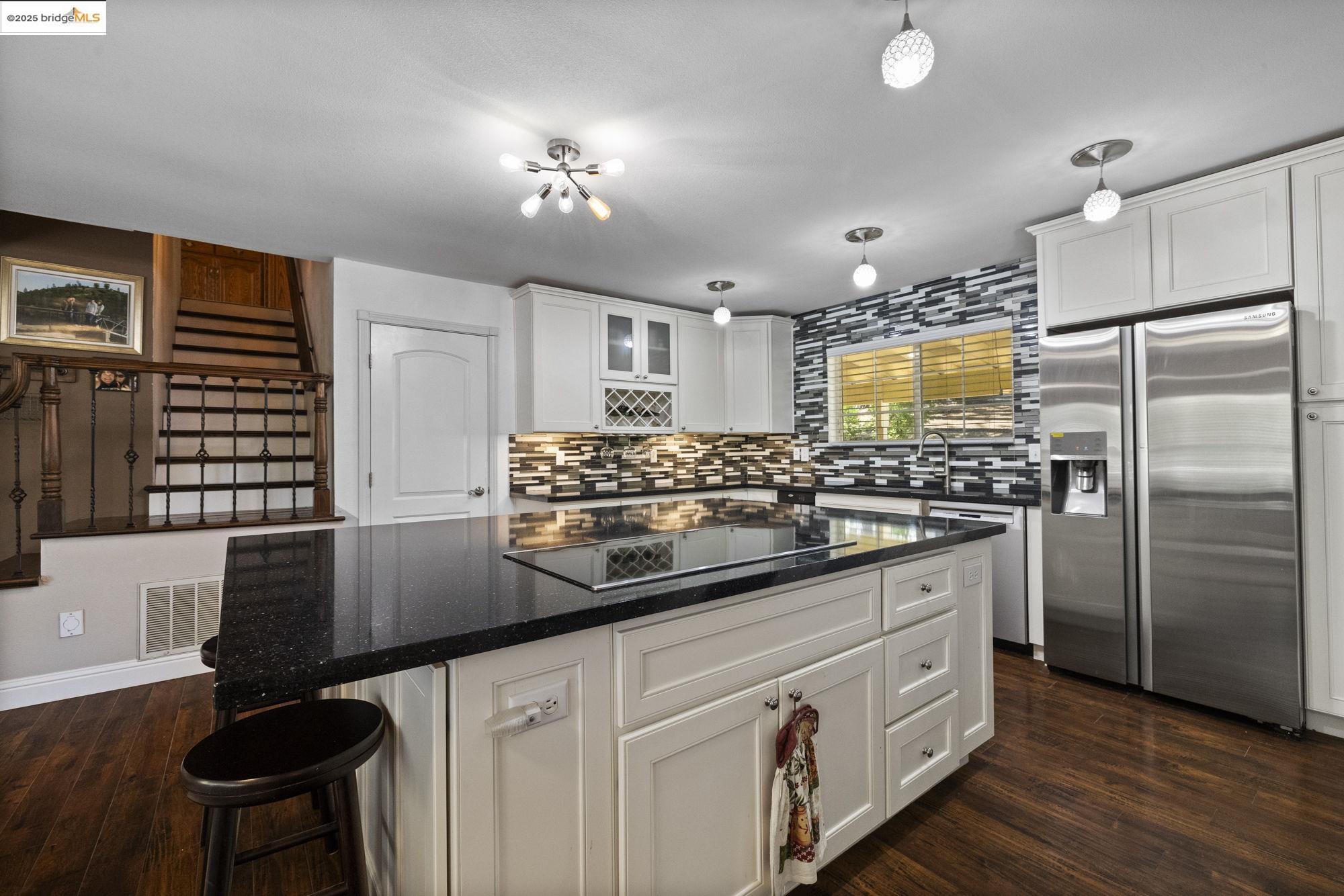 Detail Gallery Image 9 of 59 For 19583 Grizzly Circle, Groveland,  CA 95321-9320 - 4 Beds | 3/1 Baths
