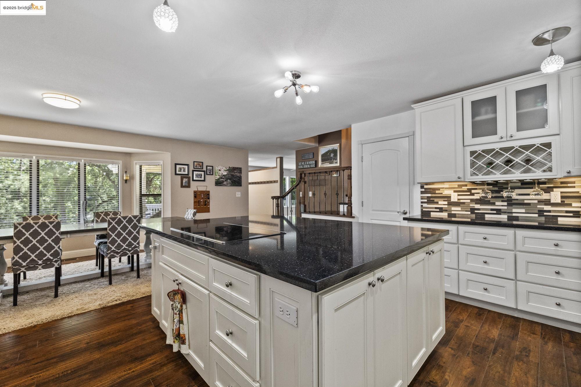 Detail Gallery Image 10 of 59 For 19583 Grizzly Circle, Groveland,  CA 95321-9320 - 4 Beds | 3/1 Baths