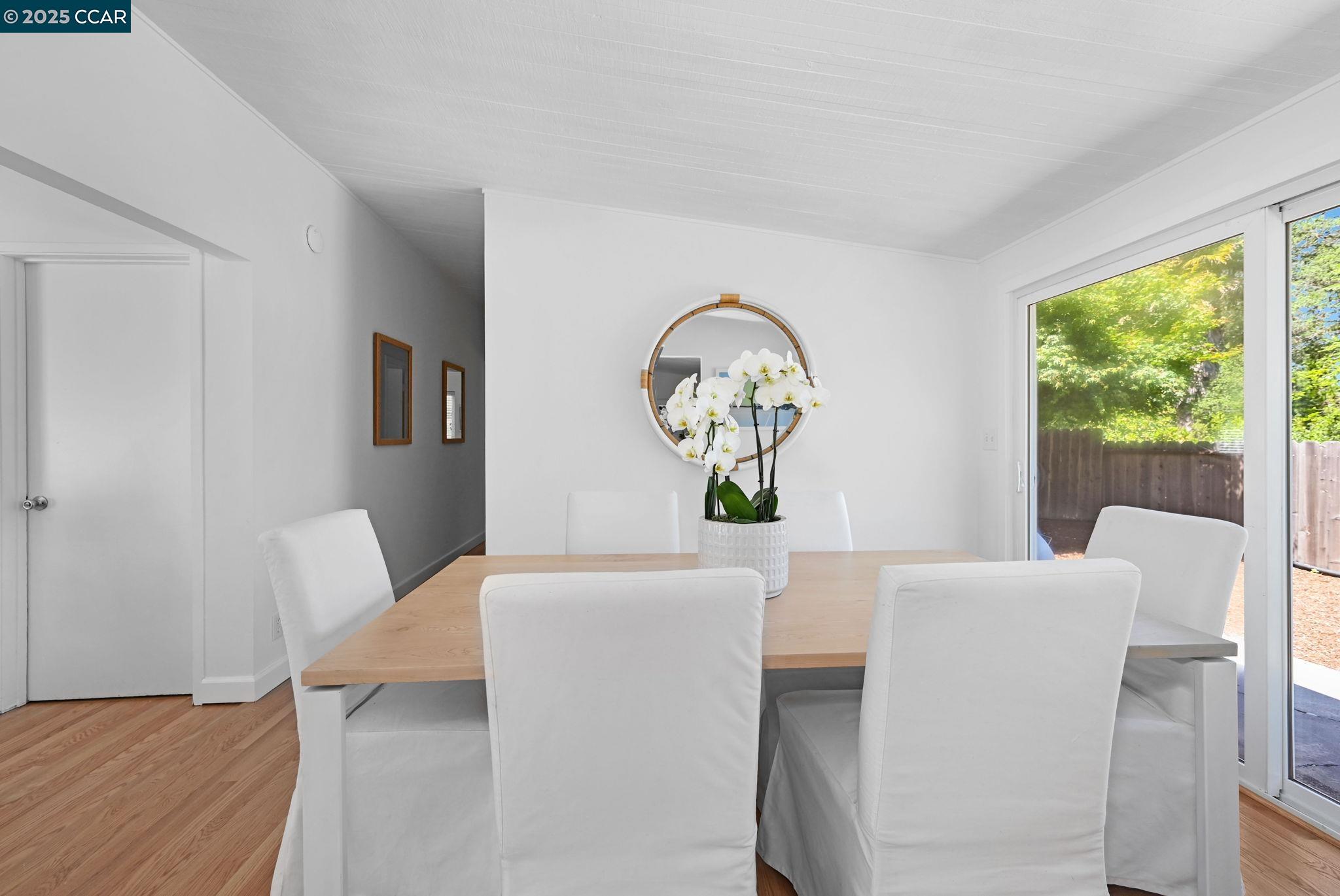 Detail Gallery Image 11 of 43 For 3185 Lucas Circle, Lafayette,  CA 94549 - 5 Beds | 2 Baths