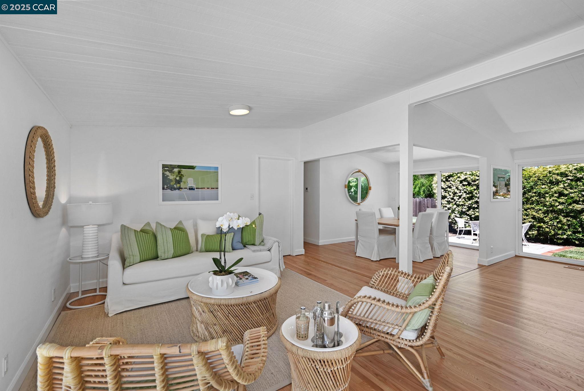 Detail Gallery Image 13 of 43 For 3185 Lucas Circle, Lafayette,  CA 94549 - 5 Beds | 2 Baths