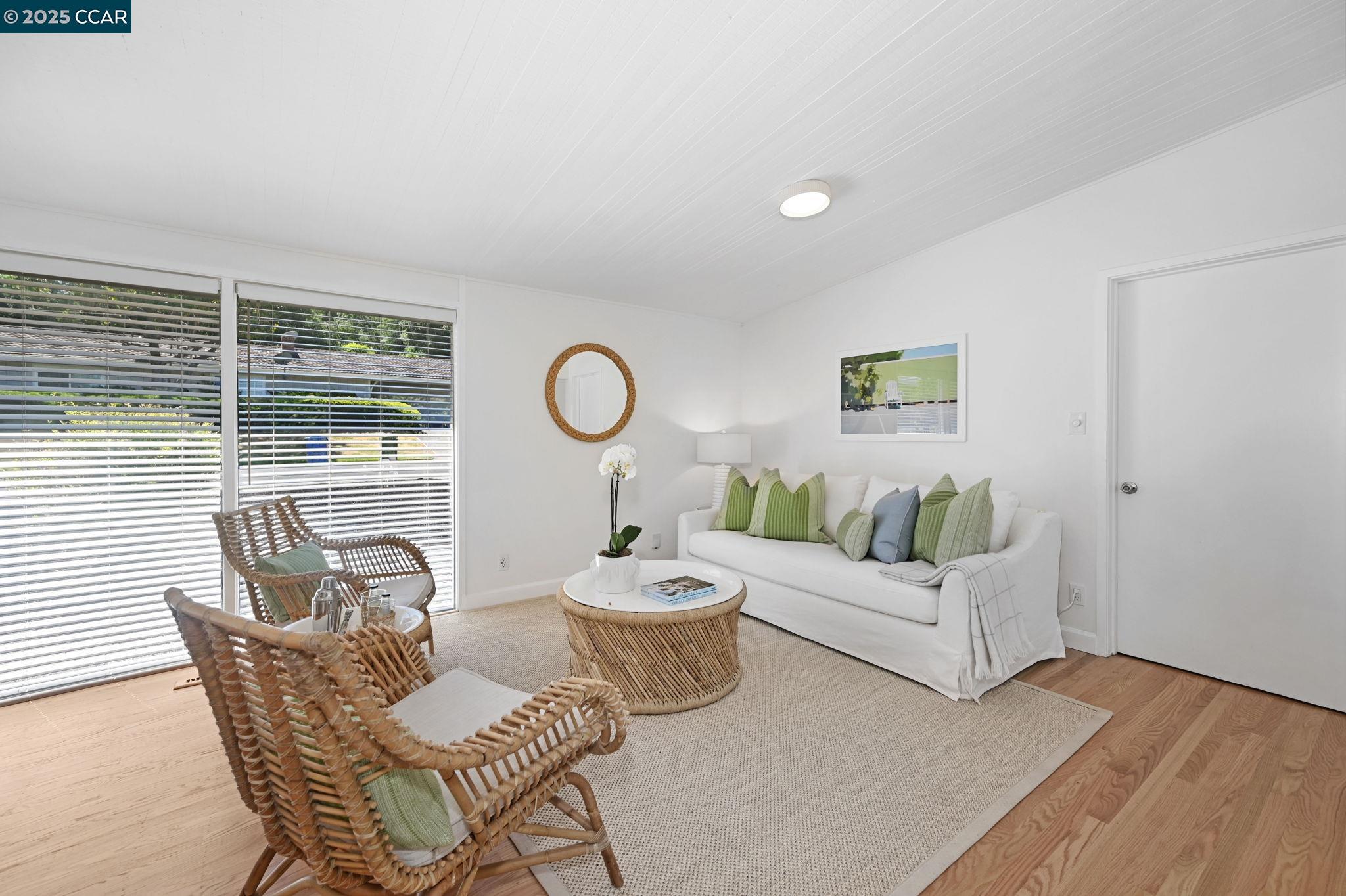 Detail Gallery Image 15 of 43 For 3185 Lucas Circle, Lafayette,  CA 94549 - 5 Beds | 2 Baths