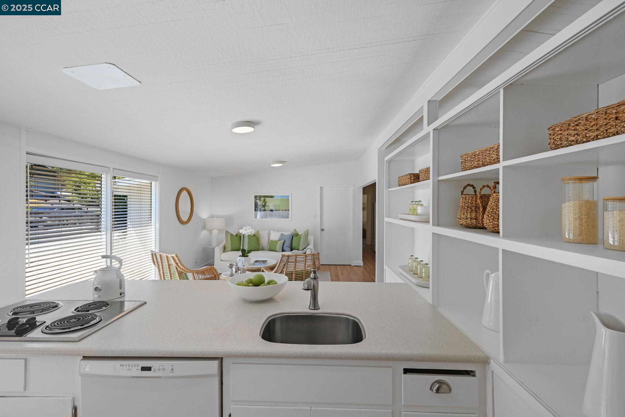 Detail Gallery Image 19 of 43 For 3185 Lucas Circle, Lafayette,  CA 94549 - 5 Beds | 2 Baths