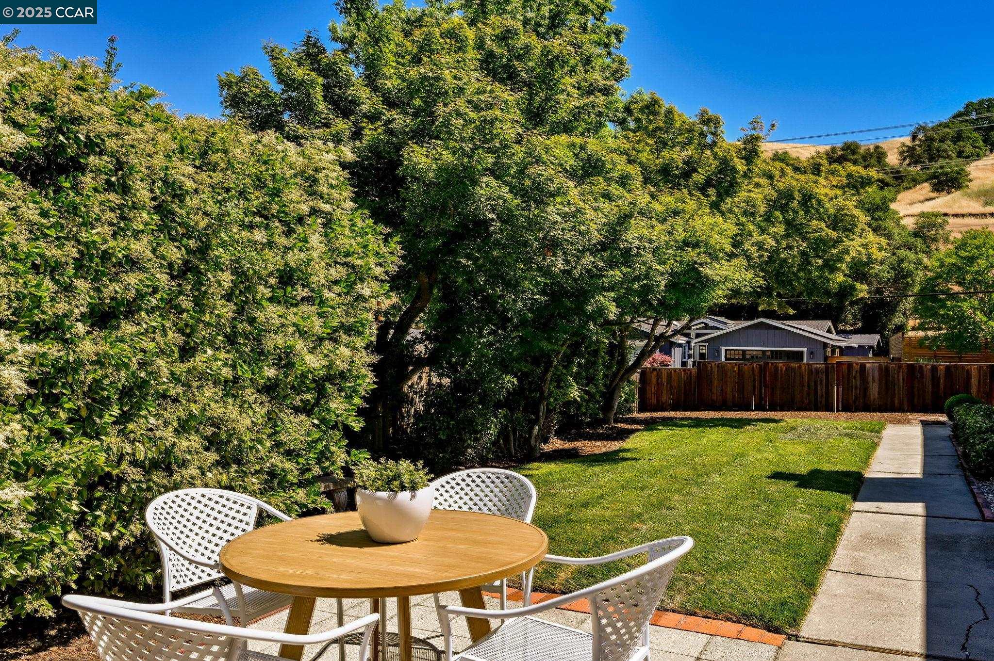 Detail Gallery Image 20 of 43 For 3185 Lucas Circle, Lafayette,  CA 94549 - 5 Beds | 2 Baths