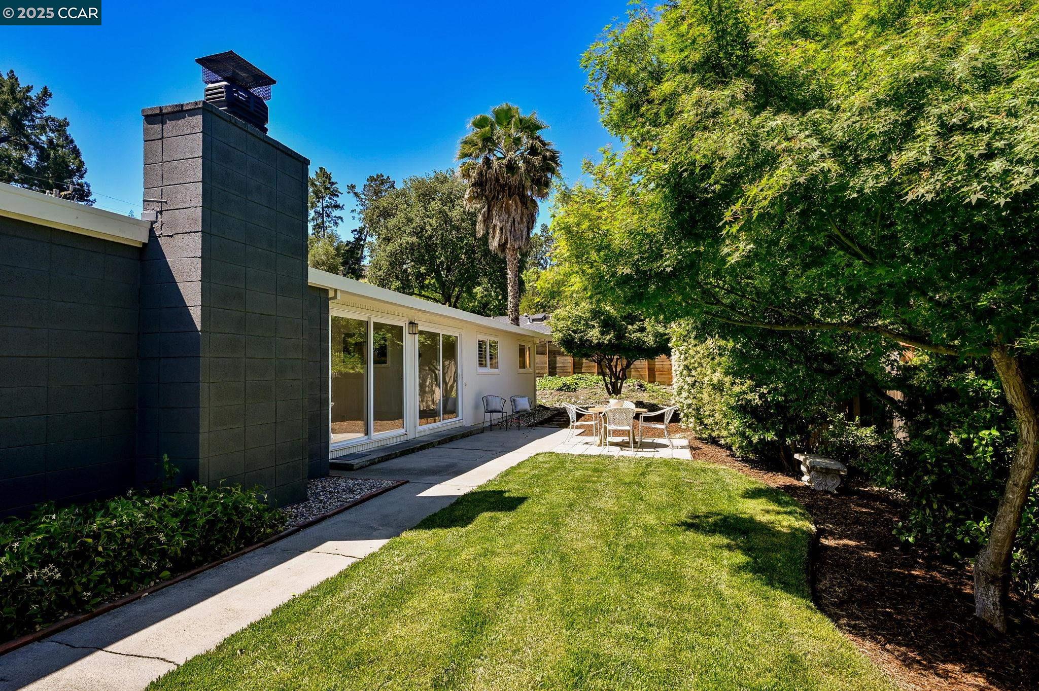 Detail Gallery Image 21 of 43 For 3185 Lucas Circle, Lafayette,  CA 94549 - 5 Beds | 2 Baths