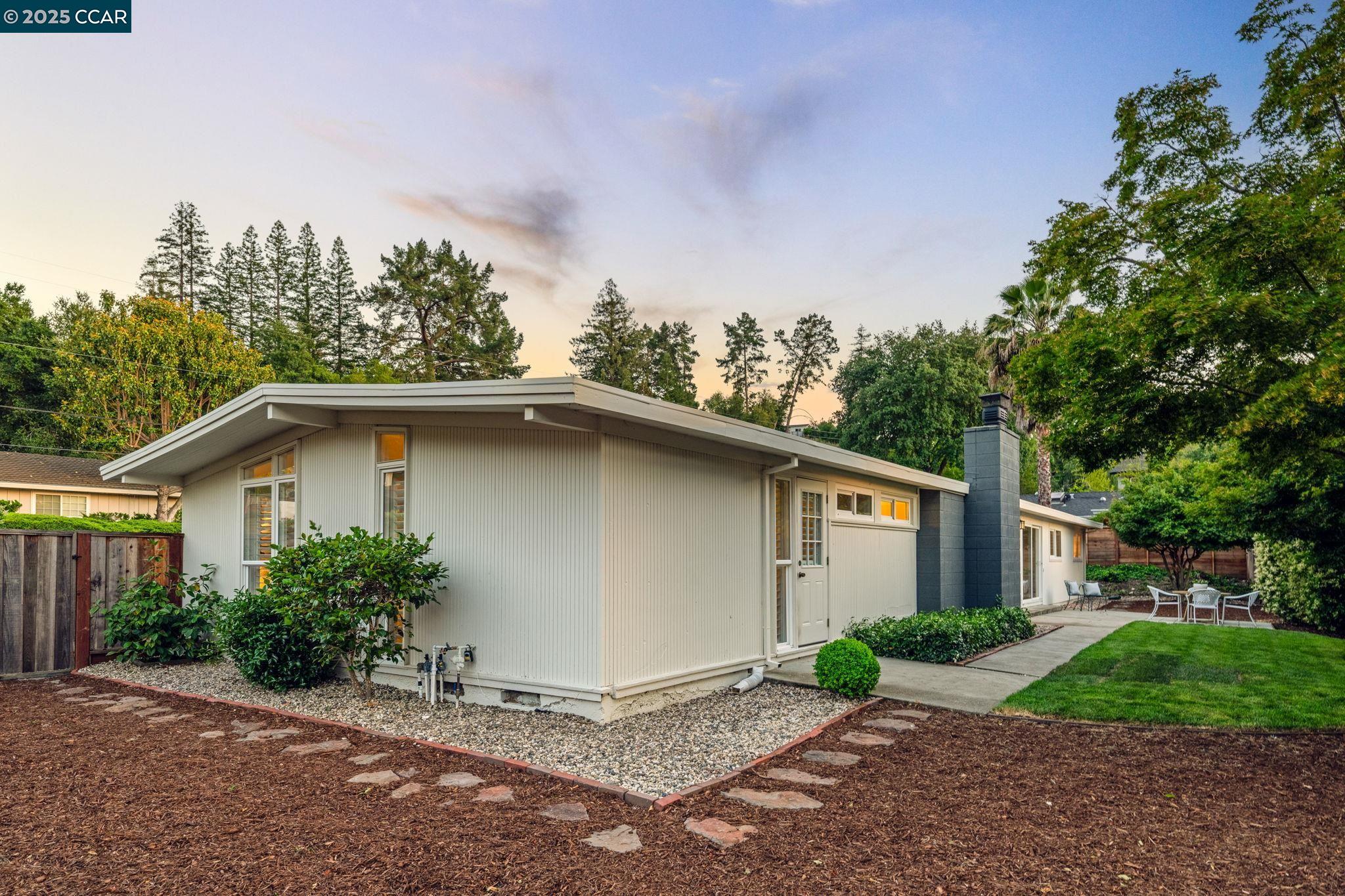 Detail Gallery Image 36 of 43 For 3185 Lucas Circle, Lafayette,  CA 94549 - 5 Beds | 2 Baths