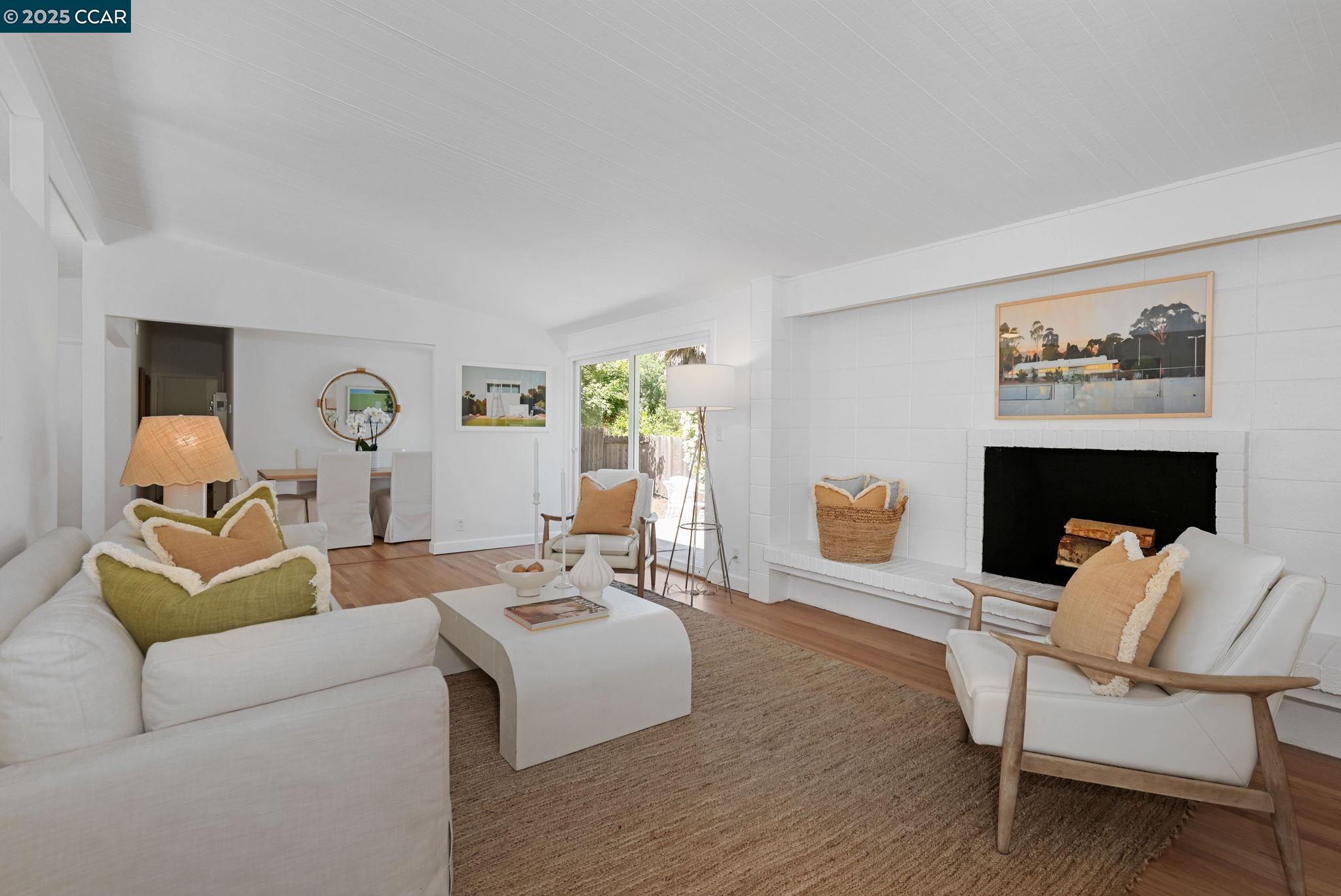 Detail Gallery Image 5 of 43 For 3185 Lucas Circle, Lafayette,  CA 94549 - 5 Beds | 2 Baths