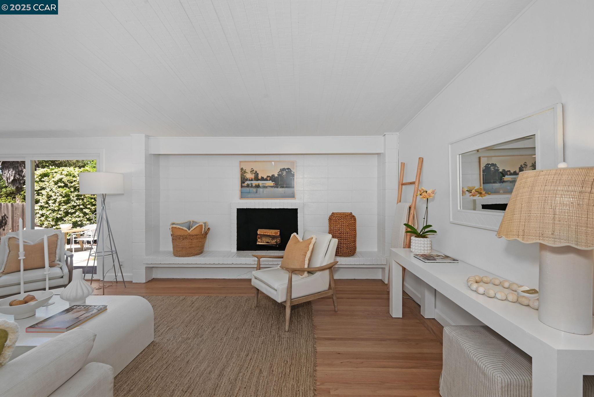 Detail Gallery Image 7 of 43 For 3185 Lucas Circle, Lafayette,  CA 94549 - 5 Beds | 2 Baths