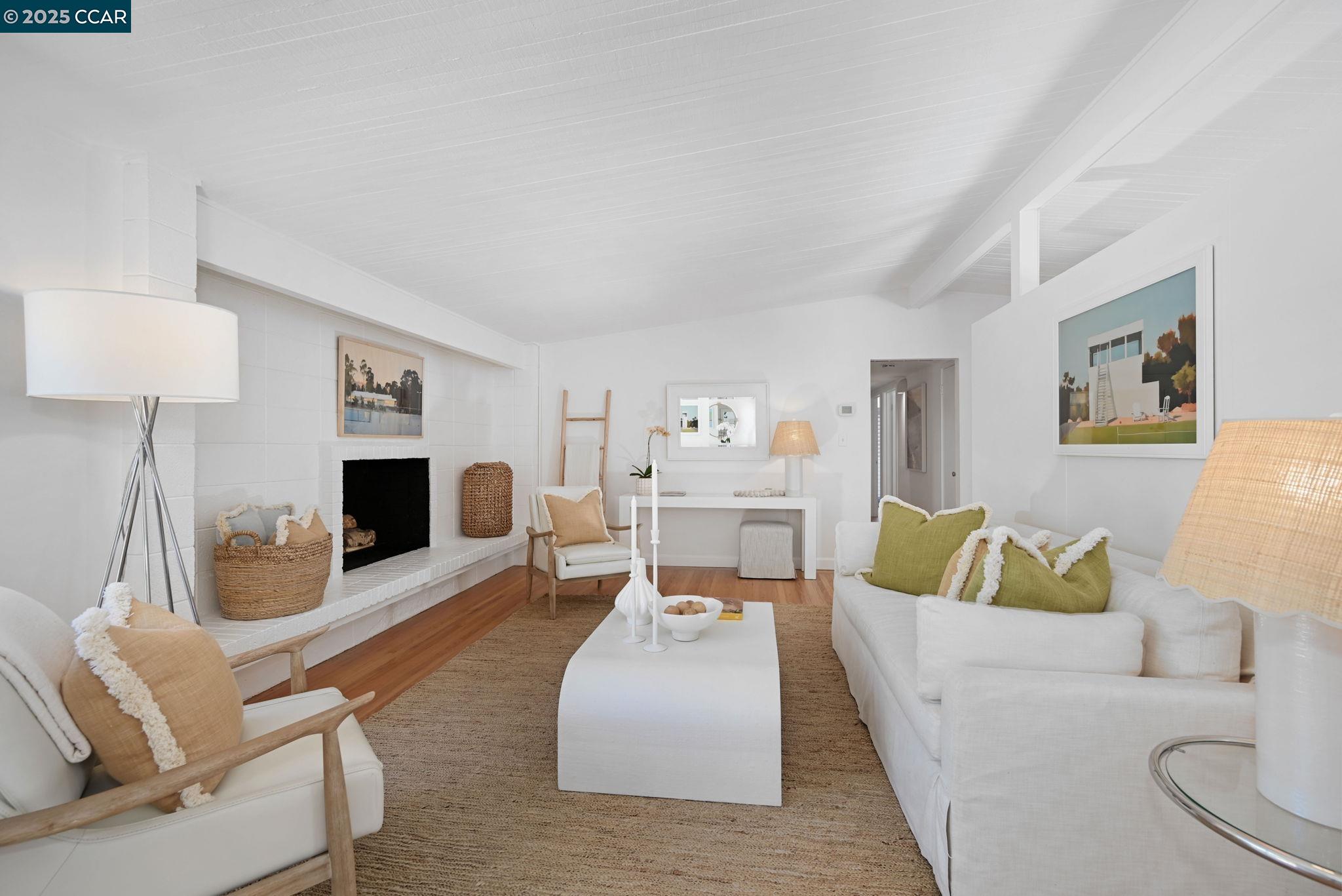 Detail Gallery Image 8 of 43 For 3185 Lucas Circle, Lafayette,  CA 94549 - 5 Beds | 2 Baths