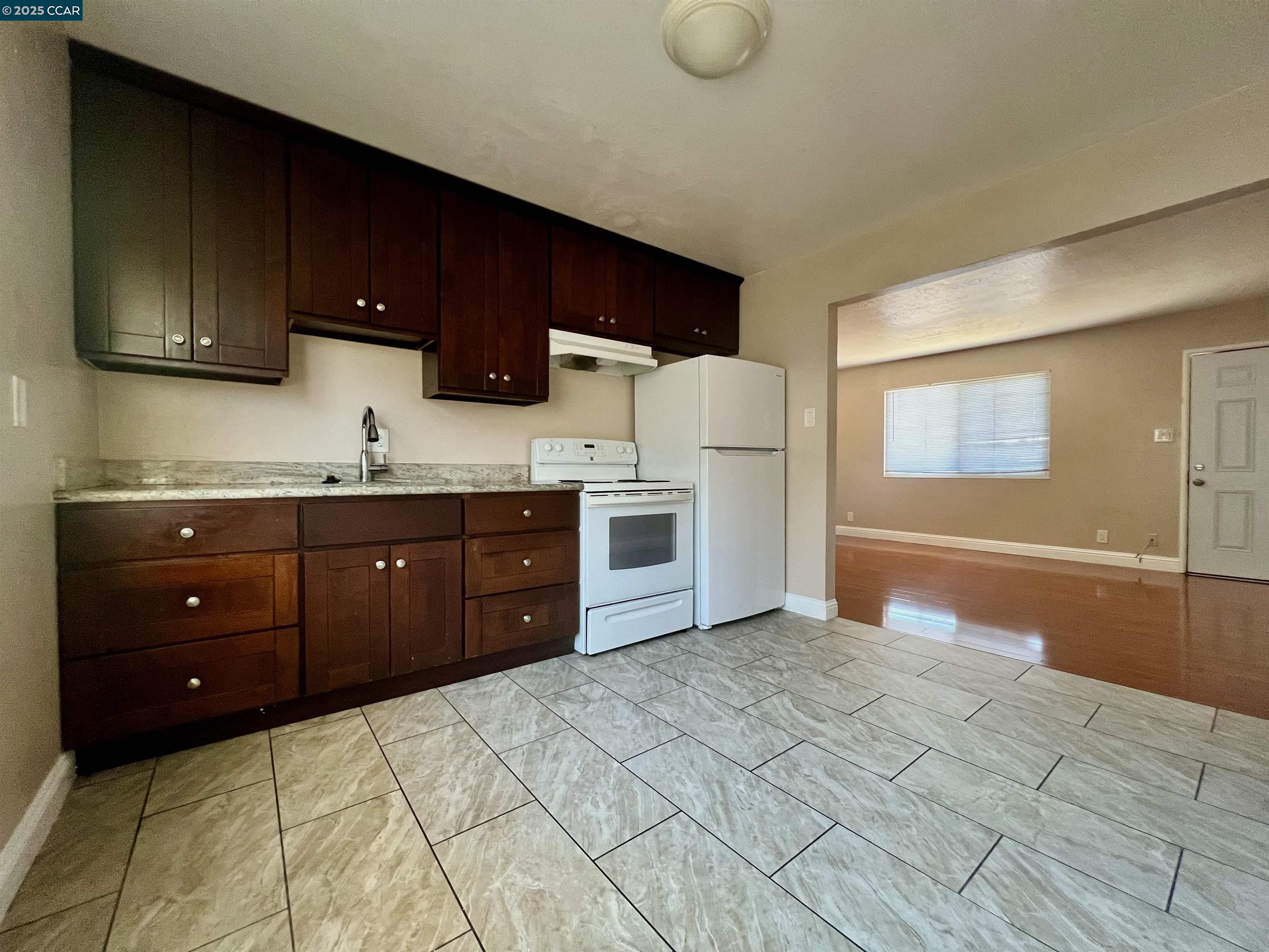 Detail Gallery Image 4 of 14 For 2546 Denning Ct, Castro Valley,  CA 94546 - 8 Beds | 4 Baths