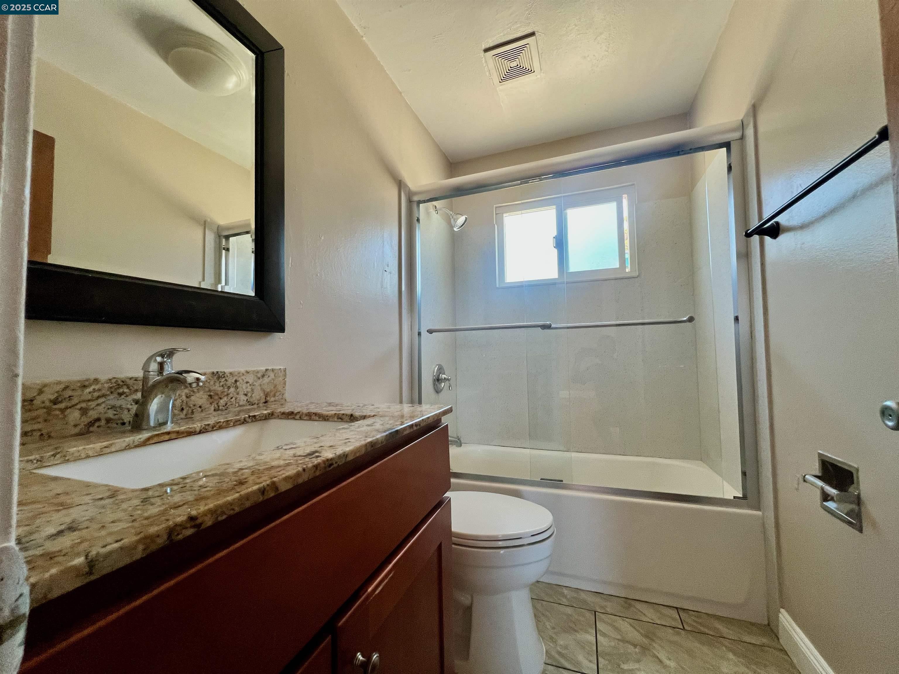 Detail Gallery Image 10 of 14 For 2546 Denning Ct, Castro Valley,  CA 94546 - 8 Beds | 4 Baths