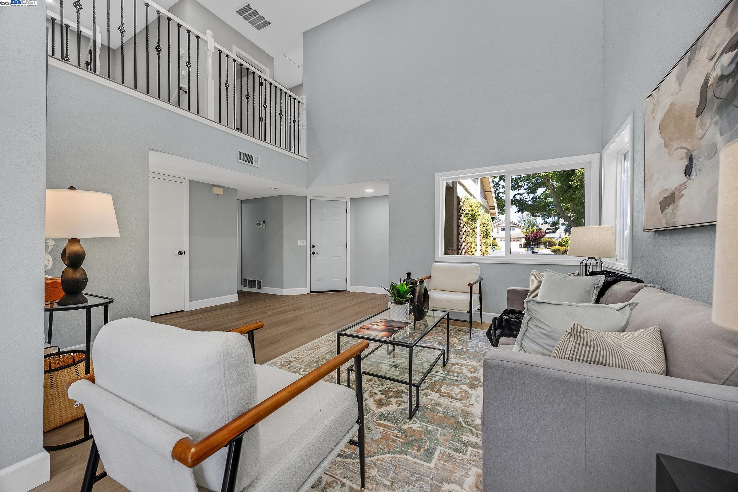 Detail Gallery Image 2 of 33 For 2236 Oakland Ave, Pleasanton,  CA 94588 - 3 Beds | 2/1 Baths
