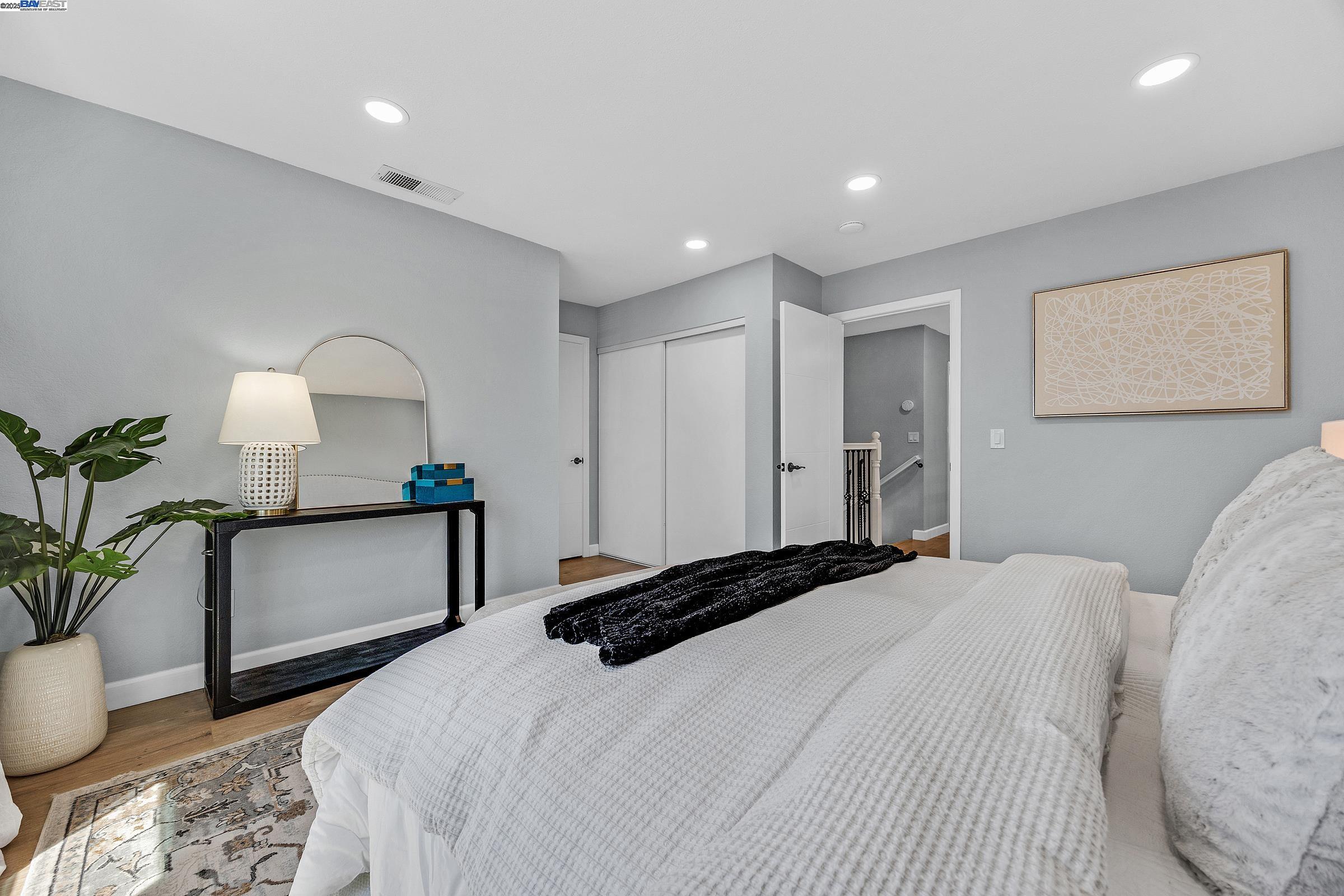 Detail Gallery Image 15 of 33 For 2236 Oakland Ave, Pleasanton,  CA 94588 - 3 Beds | 2/1 Baths