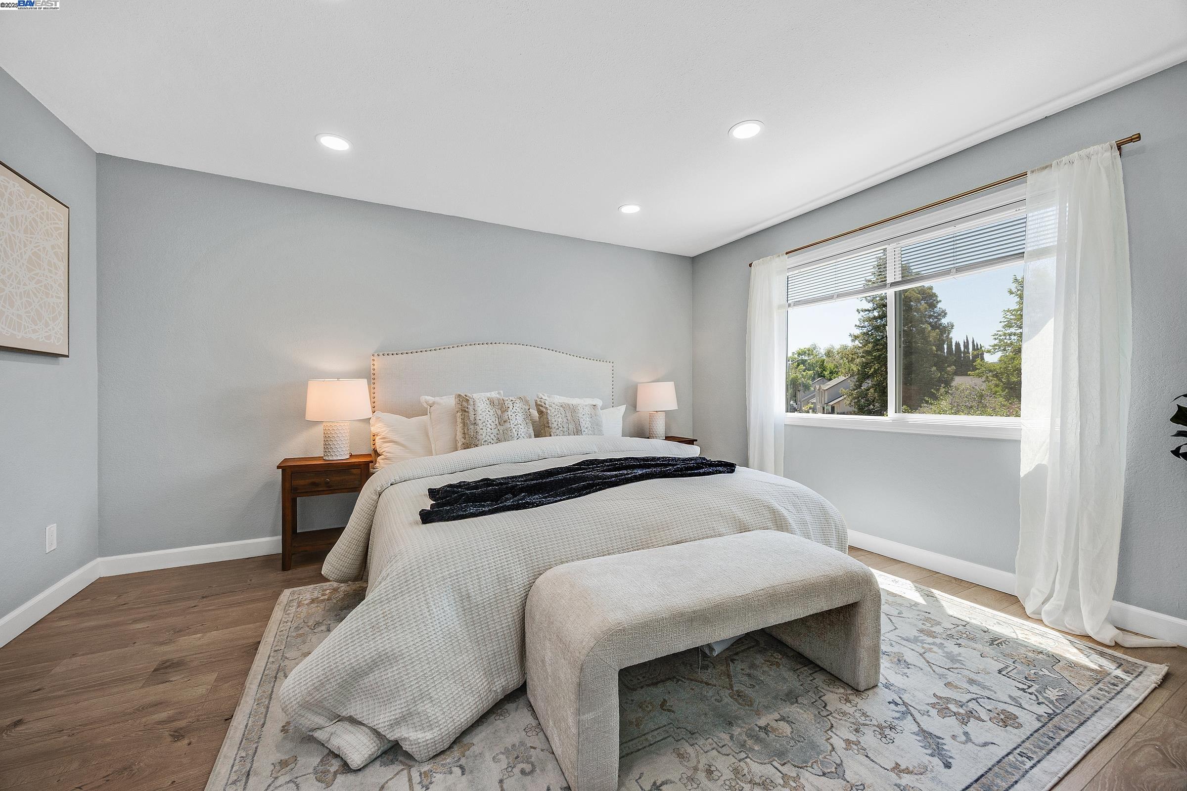 Detail Gallery Image 16 of 33 For 2236 Oakland Ave, Pleasanton,  CA 94588 - 3 Beds | 2/1 Baths
