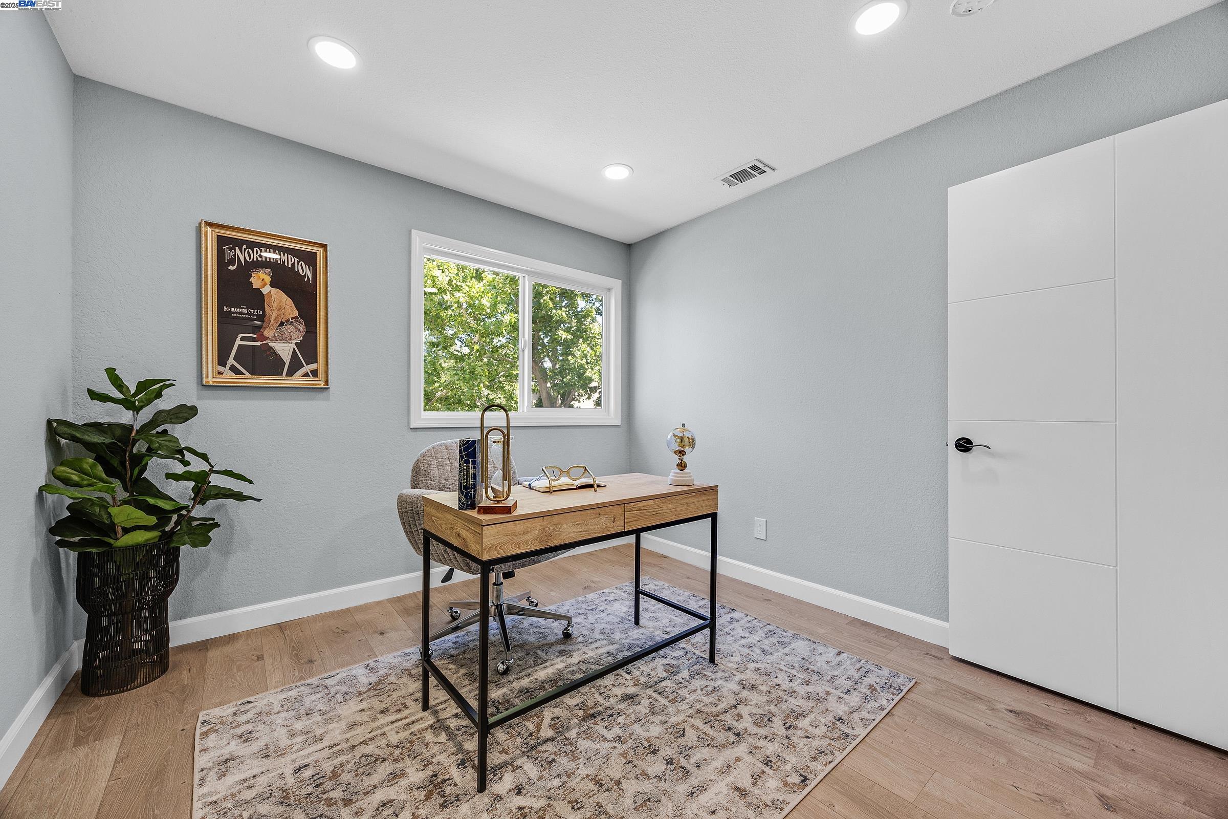 Detail Gallery Image 19 of 33 For 2236 Oakland Ave, Pleasanton,  CA 94588 - 3 Beds | 2/1 Baths