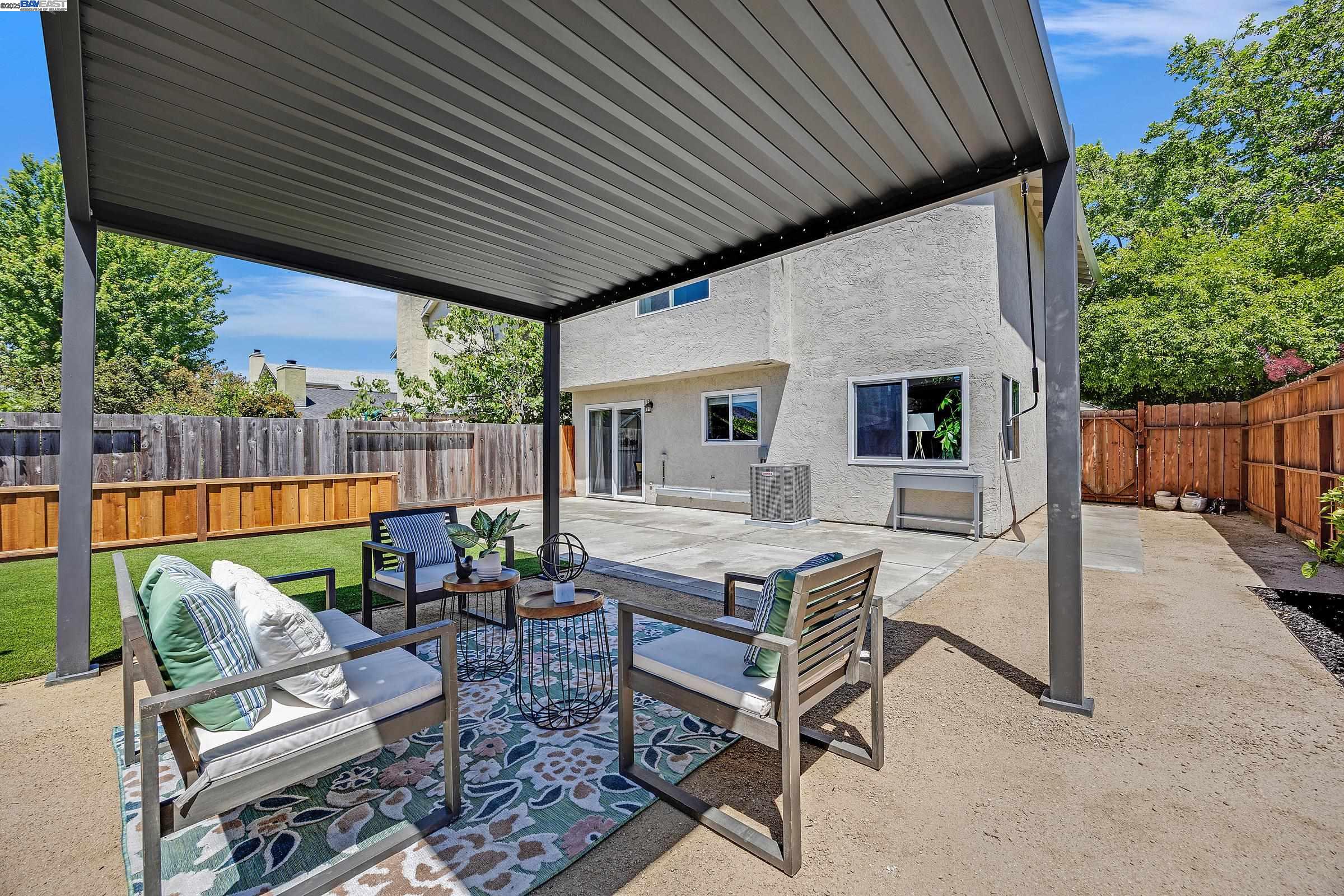 Detail Gallery Image 23 of 33 For 2236 Oakland Ave, Pleasanton,  CA 94588 - 3 Beds | 2/1 Baths