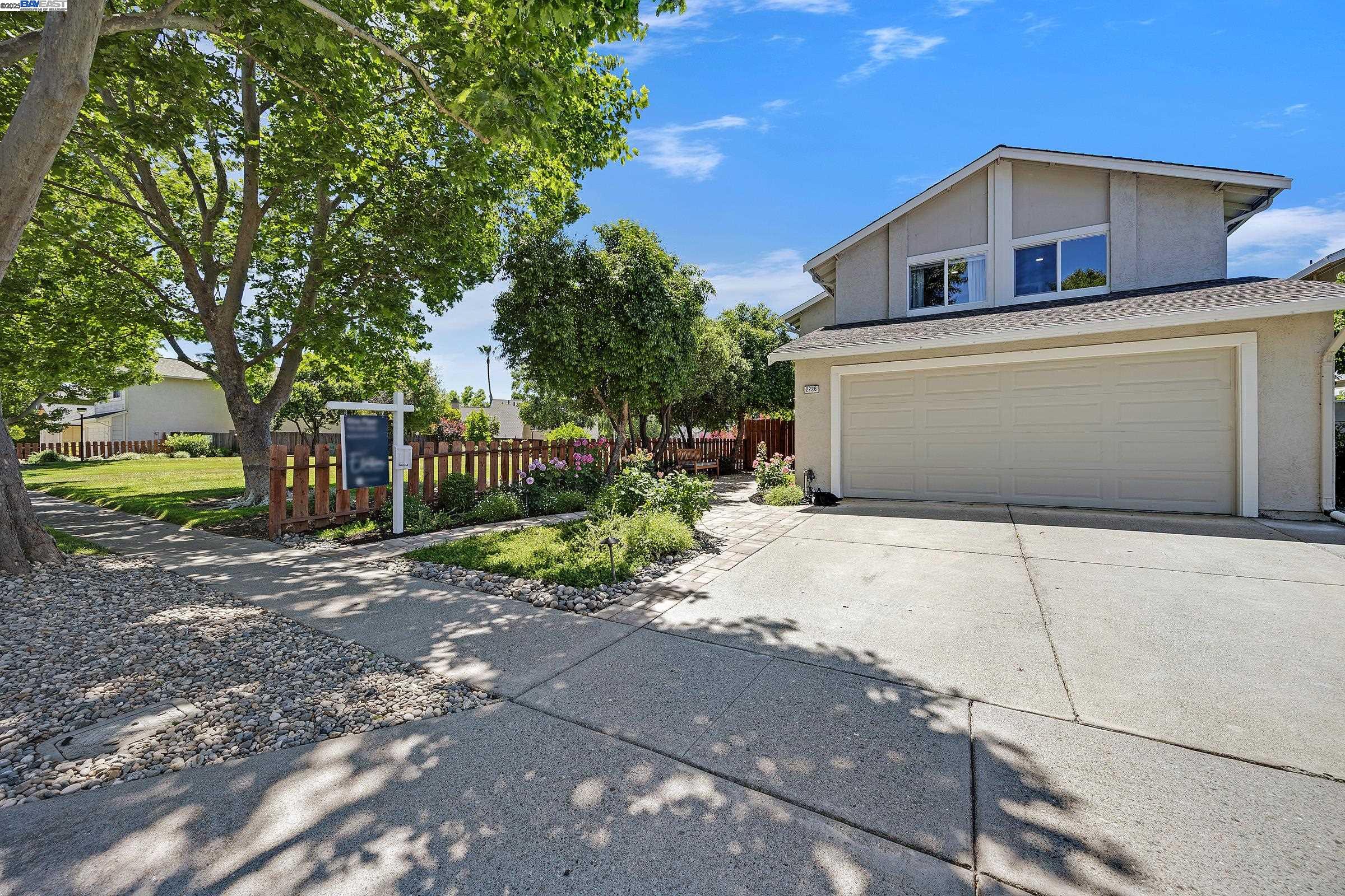 Detail Gallery Image 25 of 33 For 2236 Oakland Ave, Pleasanton,  CA 94588 - 3 Beds | 2/1 Baths