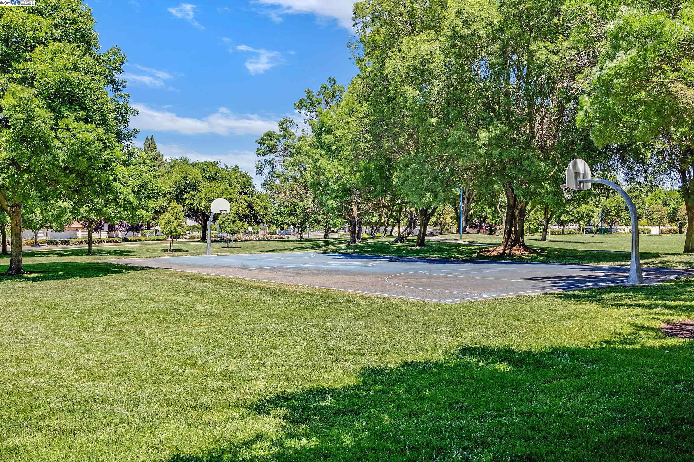 Detail Gallery Image 29 of 33 For 2236 Oakland Ave, Pleasanton,  CA 94588 - 3 Beds | 2/1 Baths