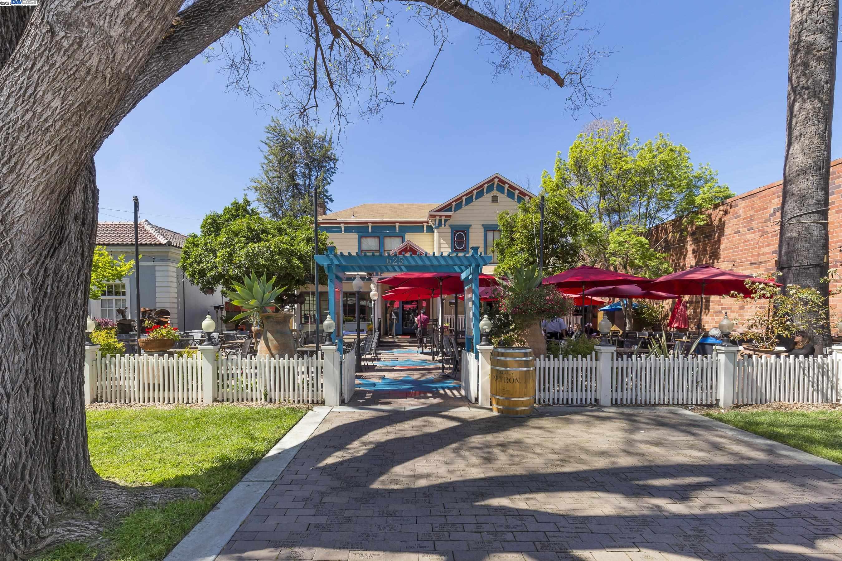 Detail Gallery Image 32 of 33 For 2236 Oakland Ave, Pleasanton,  CA 94588 - 3 Beds | 2/1 Baths