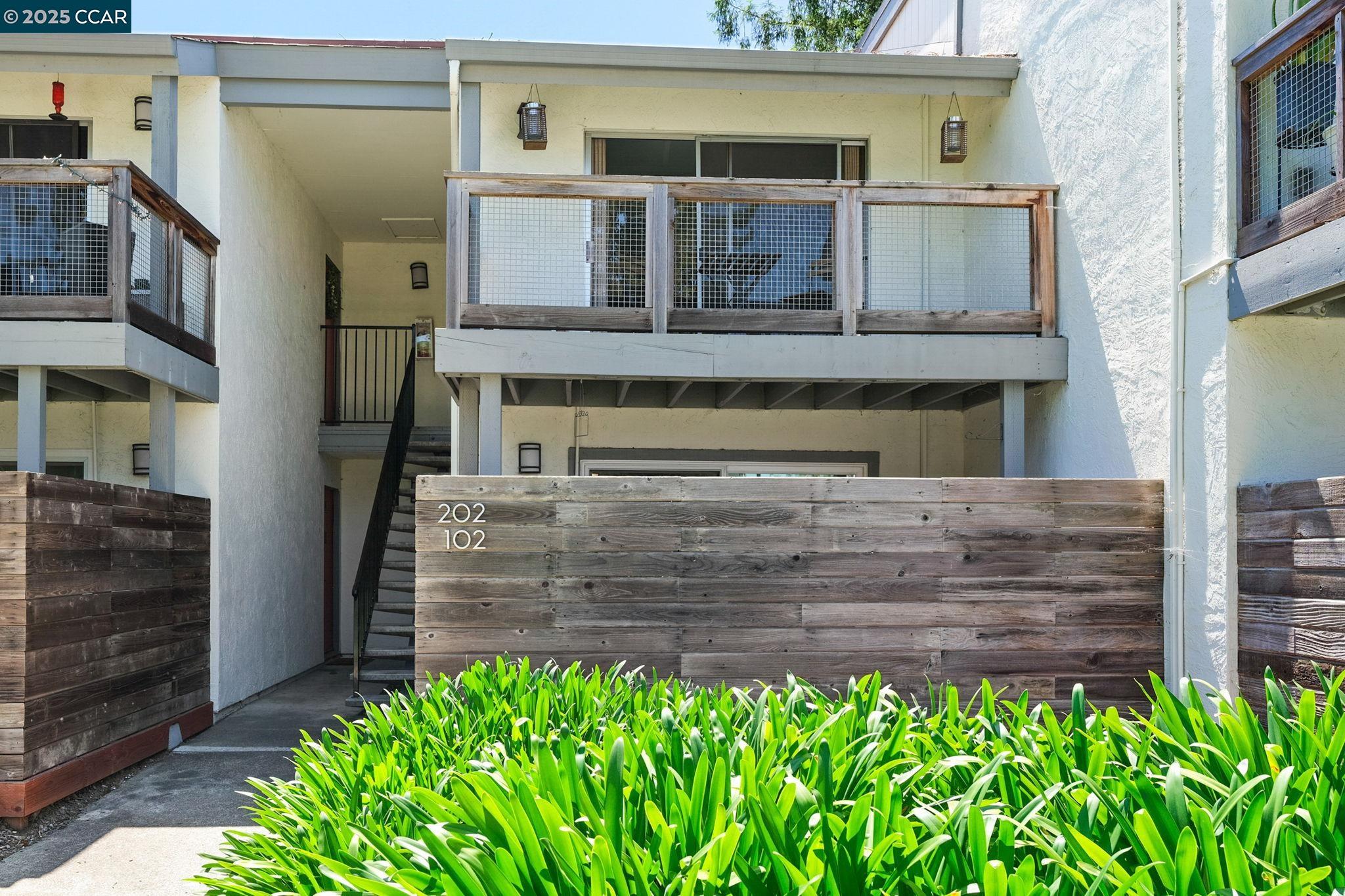 Detail Gallery Image 2 of 22 For 4081 Clayton Rd #202,  Concord,  CA 94521 - 1 Beds | 1 Baths