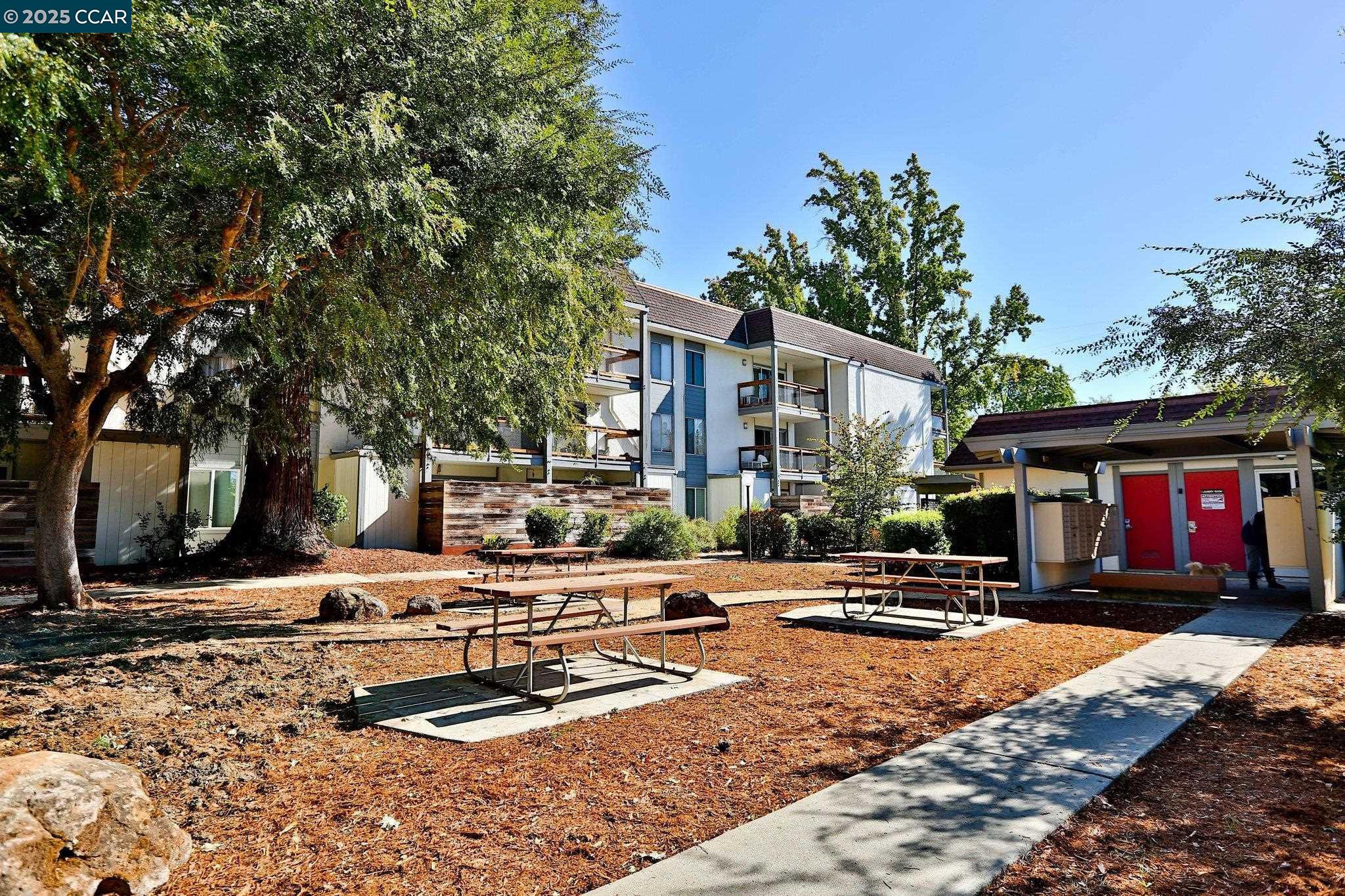 Detail Gallery Image 17 of 22 For 4081 Clayton Rd #202,  Concord,  CA 94521 - 1 Beds | 1 Baths