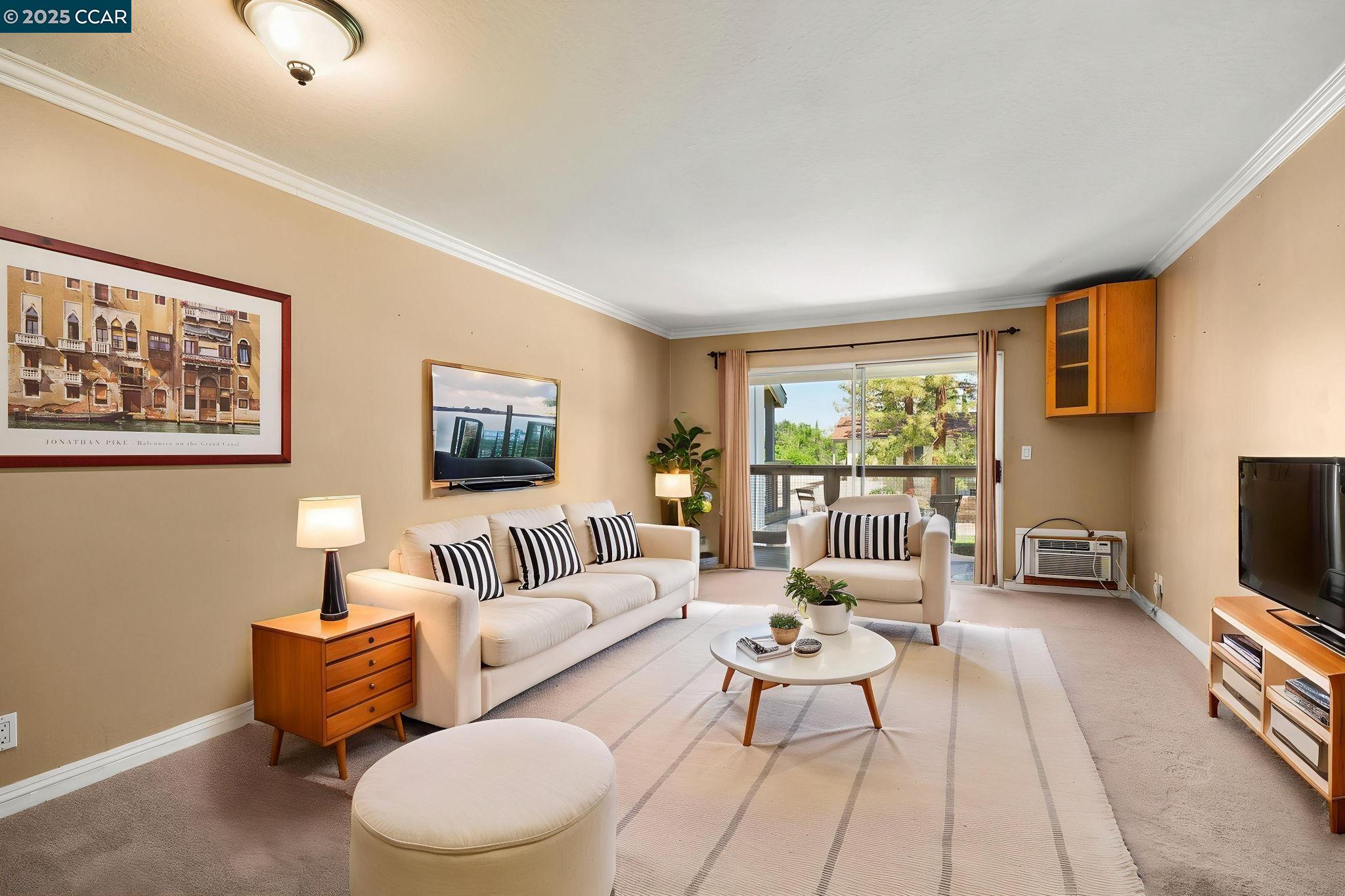 Detail Gallery Image 3 of 22 For 4081 Clayton Rd #202,  Concord,  CA 94521 - 1 Beds | 1 Baths