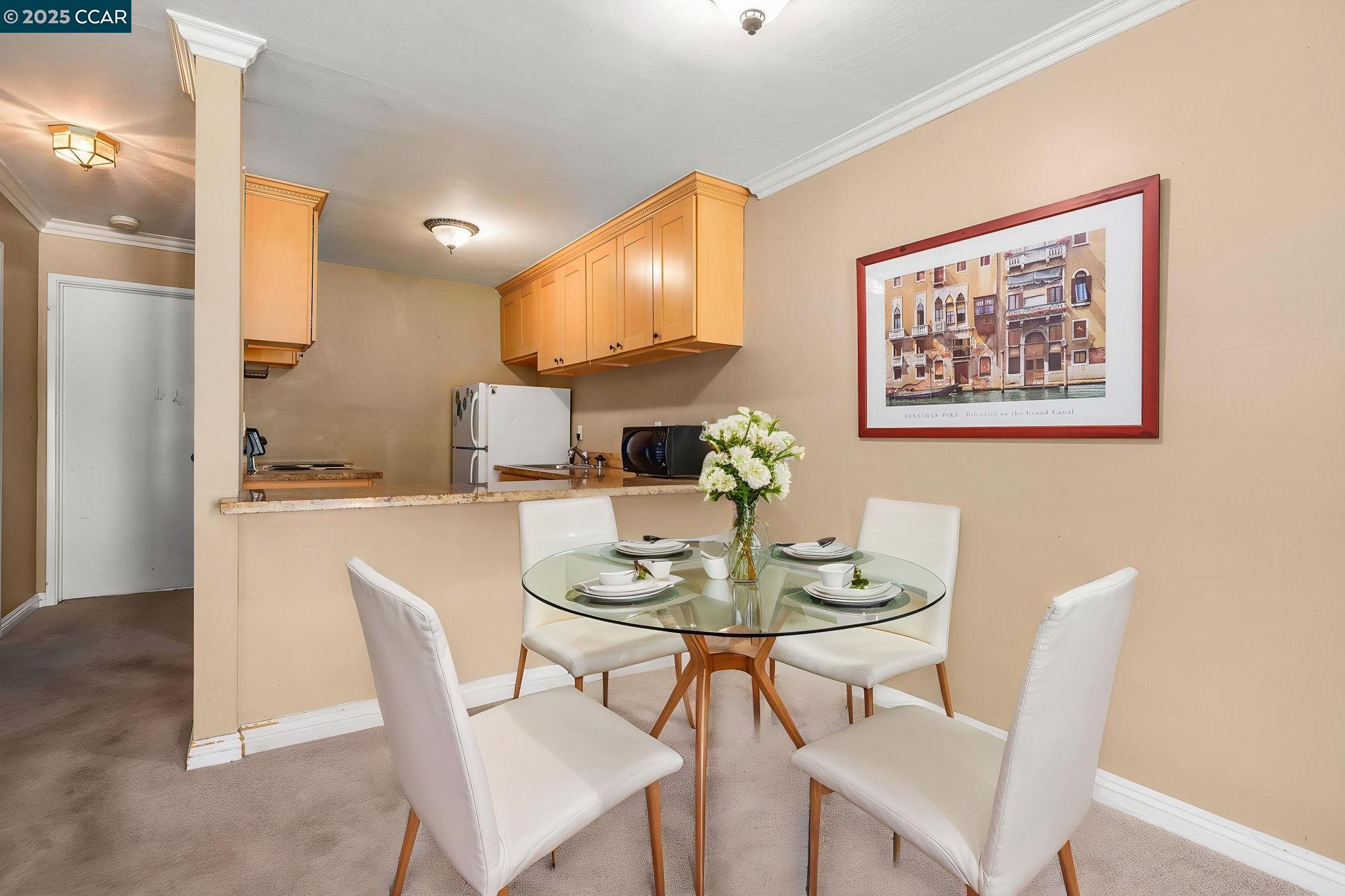 Detail Gallery Image 4 of 22 For 4081 Clayton Rd #202,  Concord,  CA 94521 - 1 Beds | 1 Baths