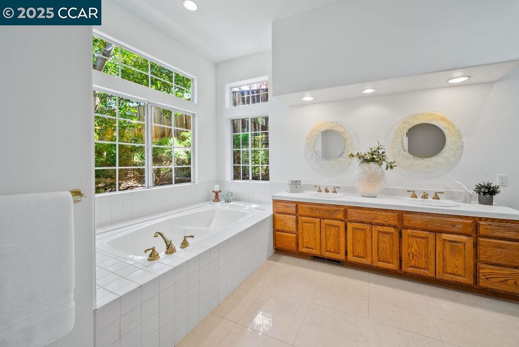 Detail Gallery Image 7 of 59 For 1120 Keith Drive, Concord,  CA 94518 - 4 Beds | 3 Baths