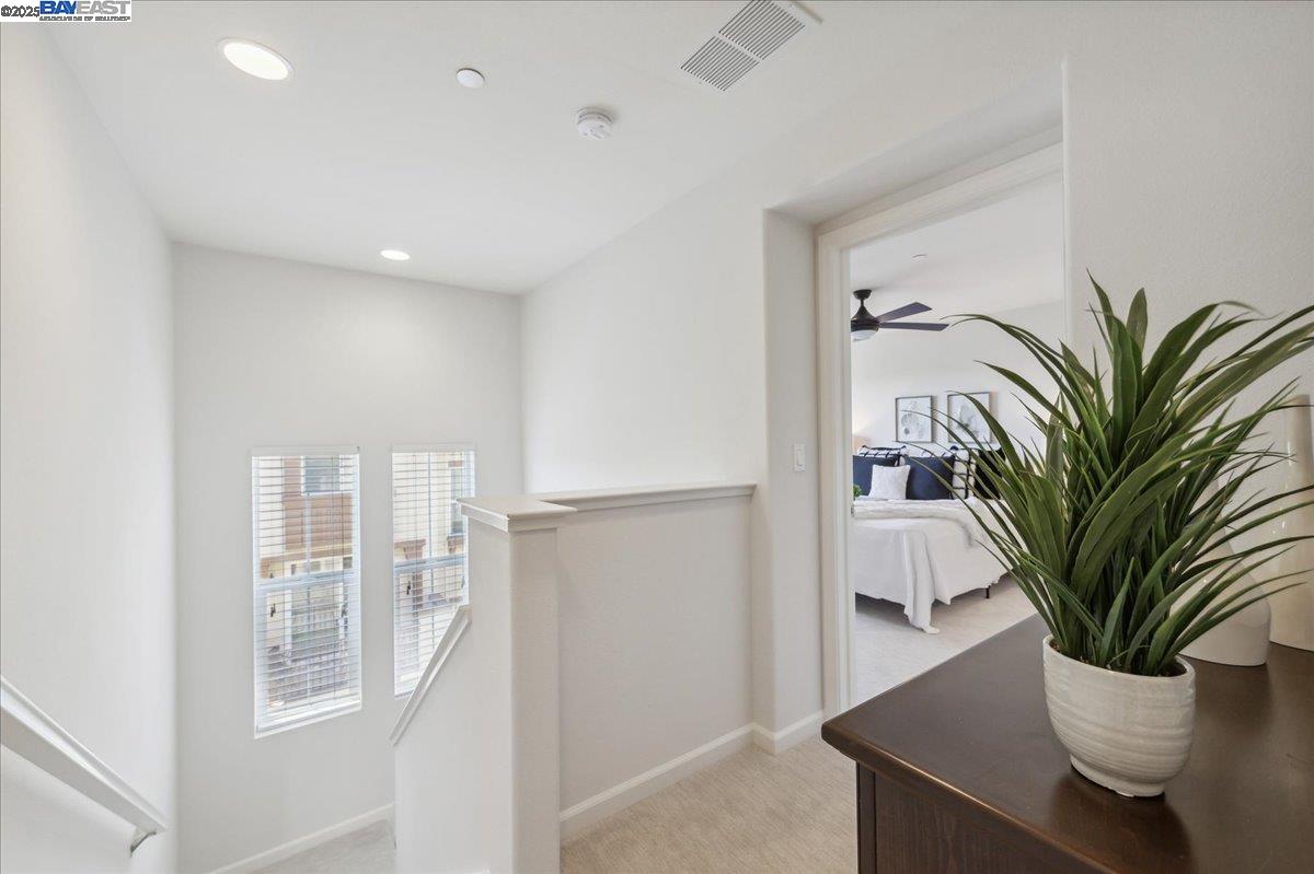 Detail Gallery Image 13 of 33 For 164 Heligan Lane #2,  Livermore,  CA 94551-0000 - 2 Beds | 2/1 Baths