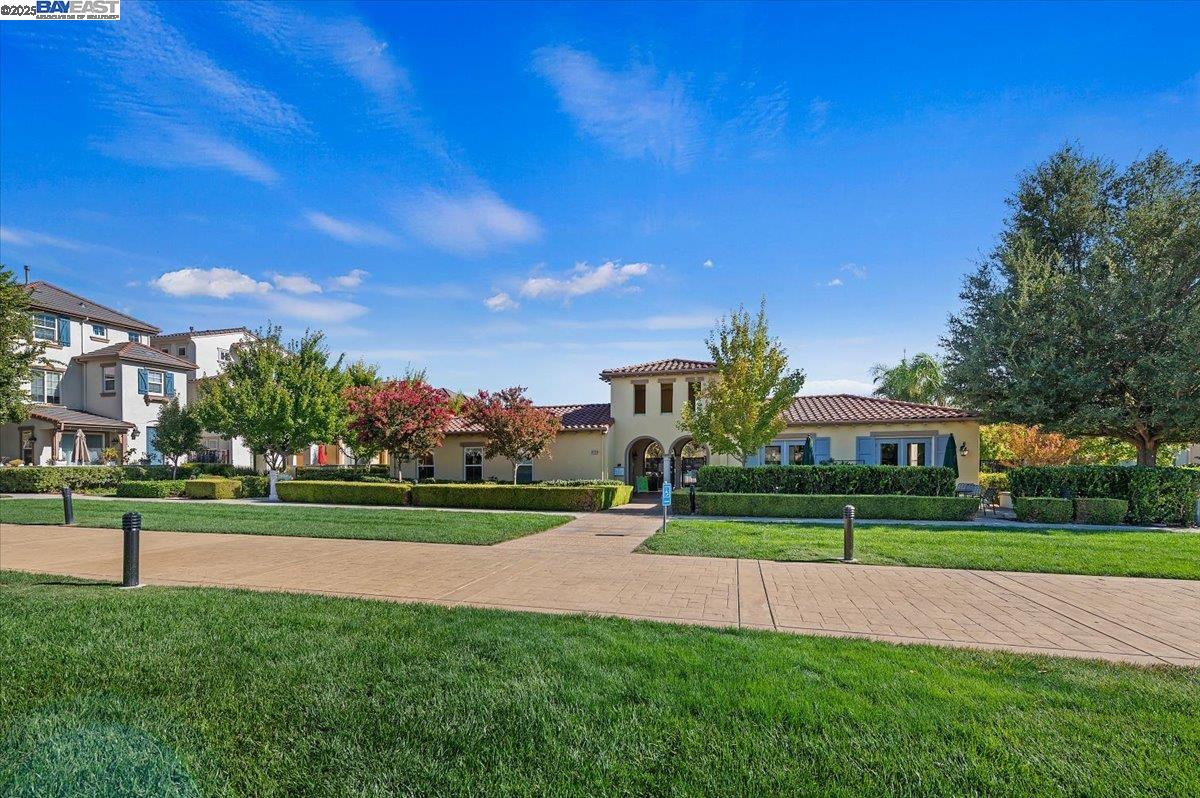 Detail Gallery Image 25 of 33 For 164 Heligan Lane #2,  Livermore,  CA 94551-0000 - 2 Beds | 2/1 Baths