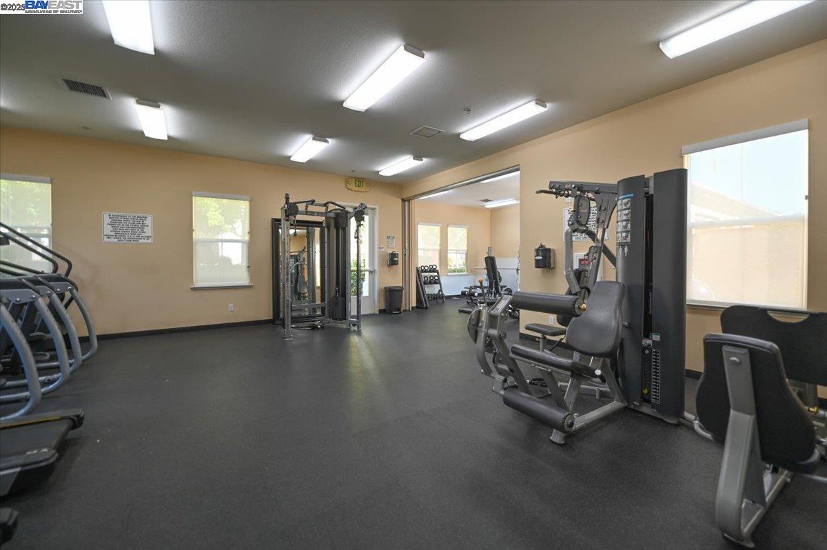 Detail Gallery Image 27 of 33 For 164 Heligan Lane #2,  Livermore,  CA 94551-0000 - 2 Beds | 2/1 Baths