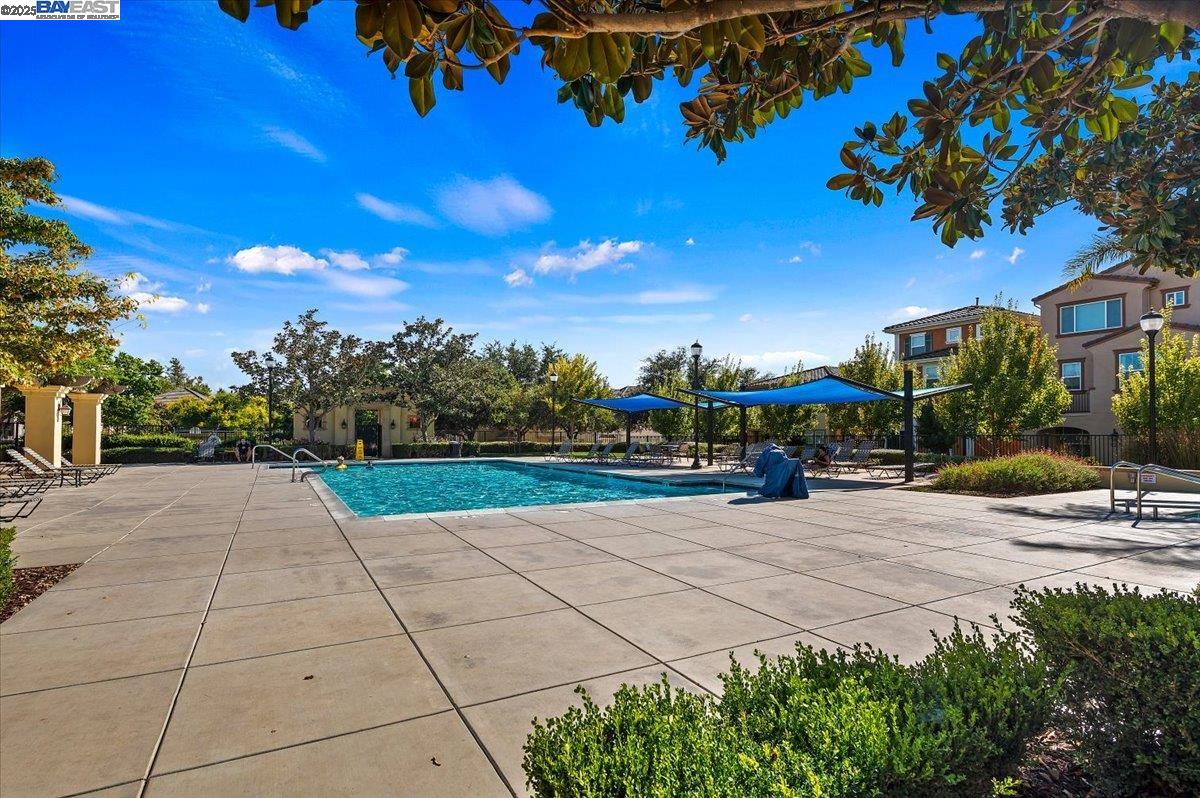 Detail Gallery Image 30 of 33 For 164 Heligan Lane #2,  Livermore,  CA 94551-0000 - 2 Beds | 2/1 Baths