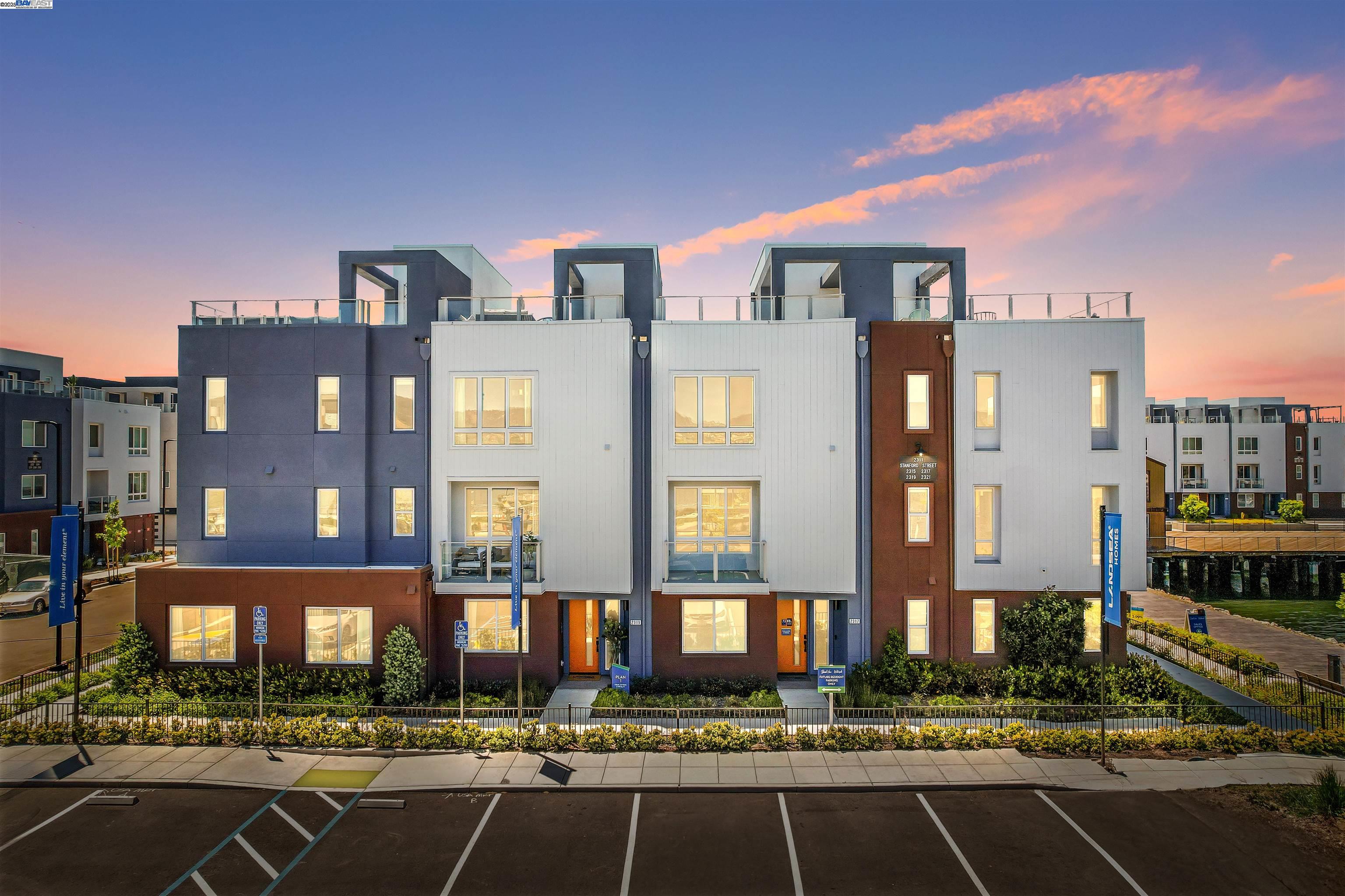 Detail Gallery Image 2 of 60 For 2260 Stanford Street, Alameda,  CA 94501 - 3 Beds | 3/1 Baths