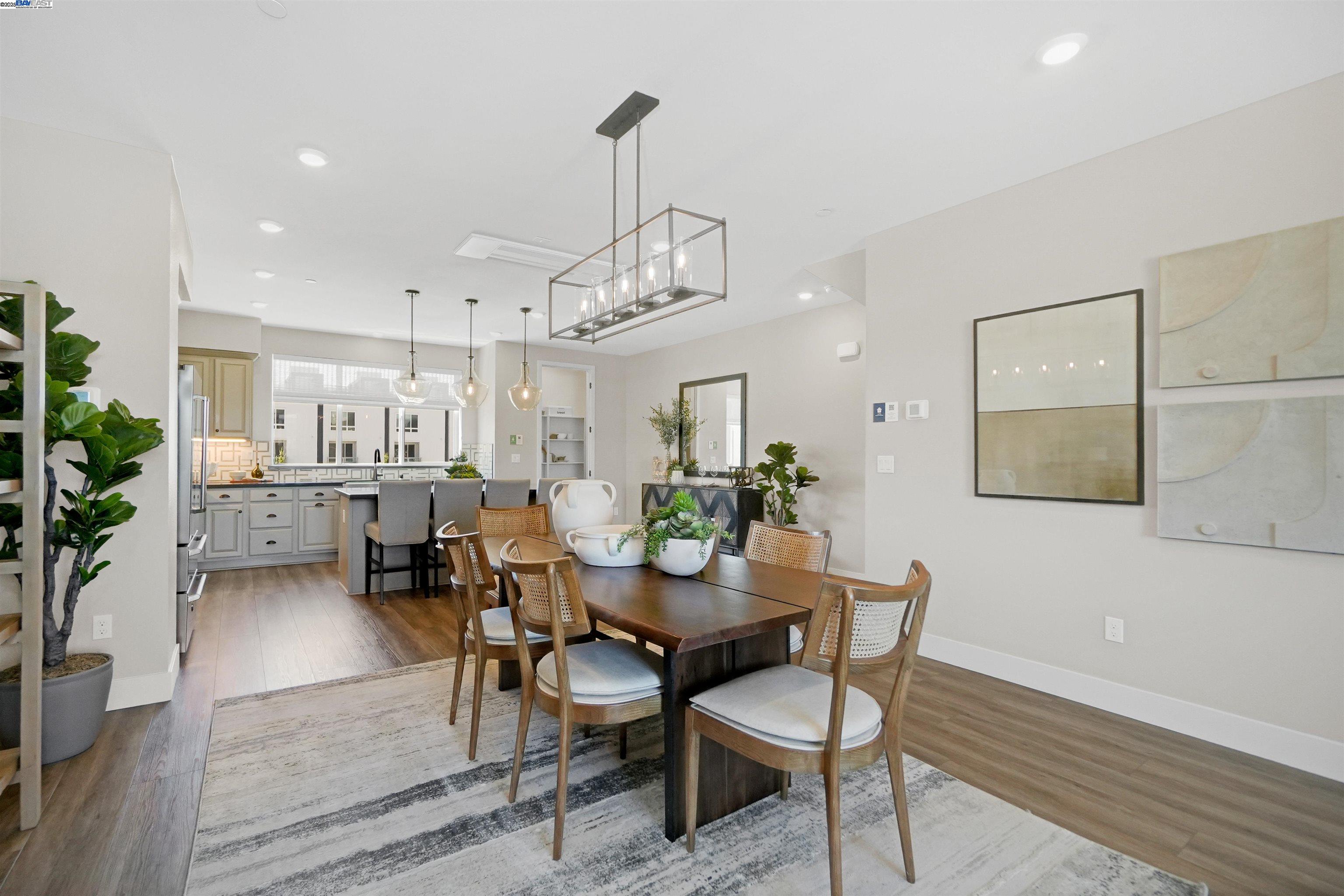 Detail Gallery Image 13 of 60 For 2260 Stanford Street, Alameda,  CA 94501 - 3 Beds | 3/1 Baths