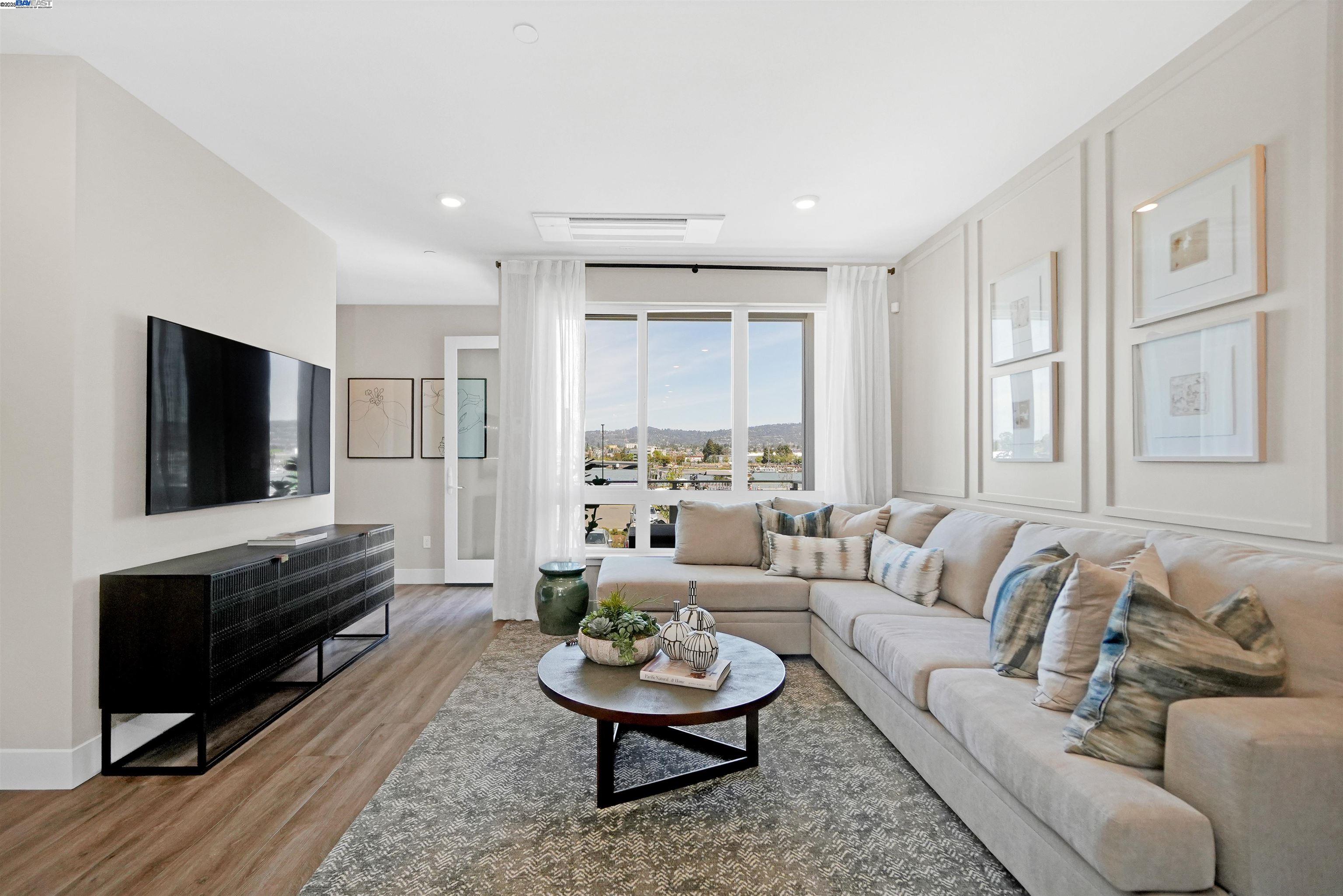Detail Gallery Image 14 of 60 For 2260 Stanford Street, Alameda,  CA 94501 - 3 Beds | 3/1 Baths