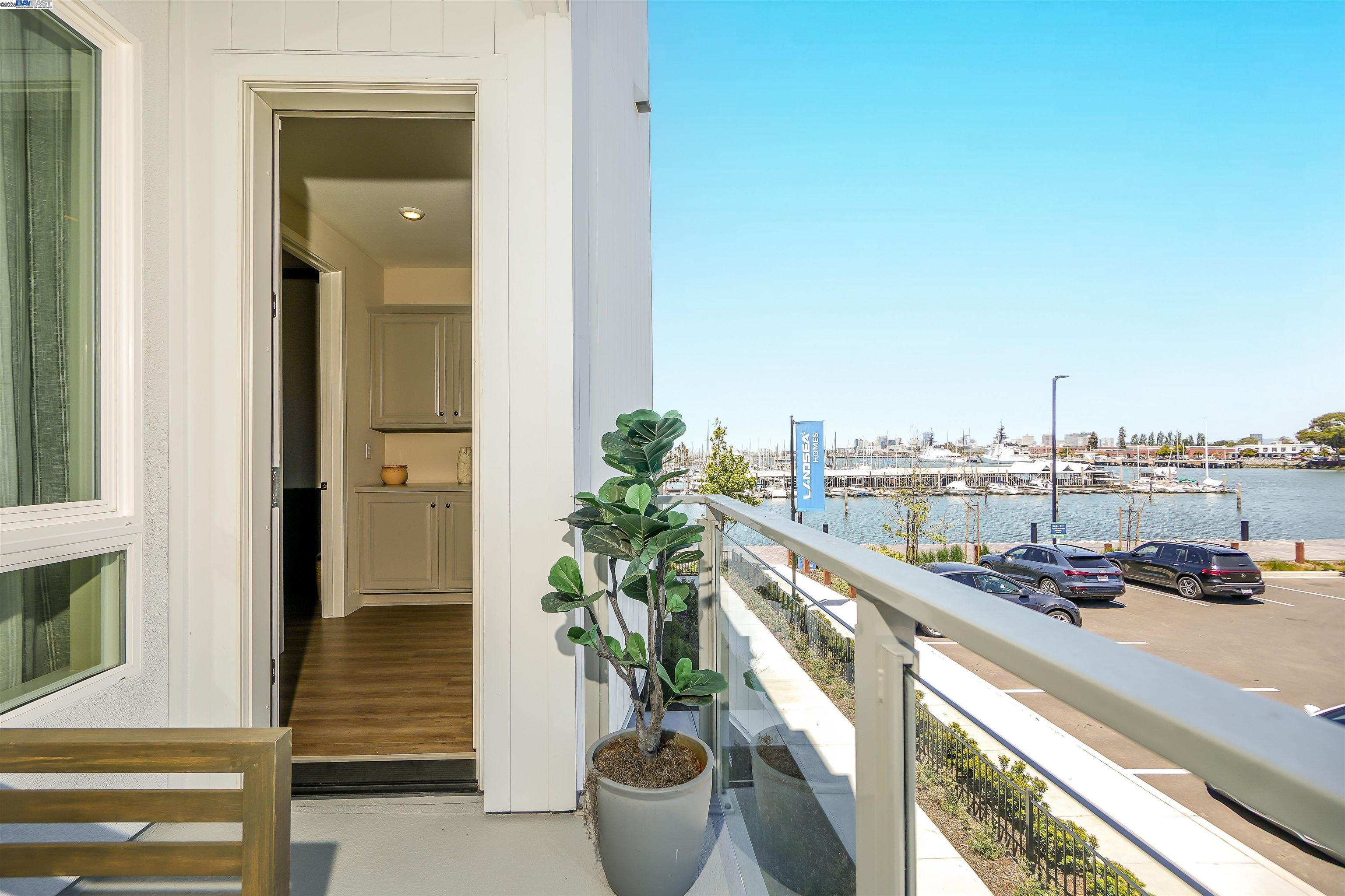 Detail Gallery Image 19 of 60 For 2260 Stanford Street, Alameda,  CA 94501 - 3 Beds | 3/1 Baths