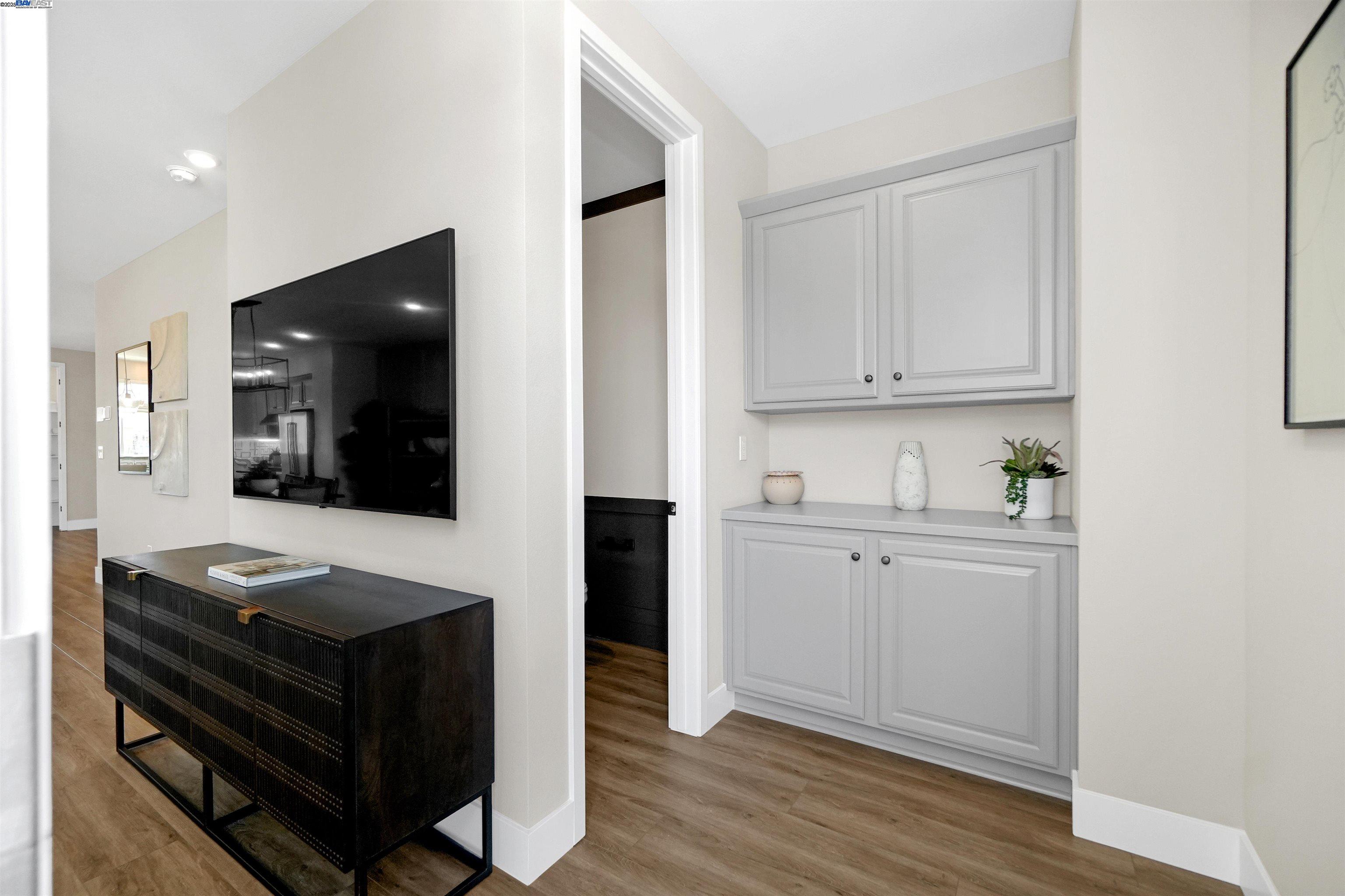Detail Gallery Image 20 of 60 For 2260 Stanford Street, Alameda,  CA 94501 - 3 Beds | 3/1 Baths