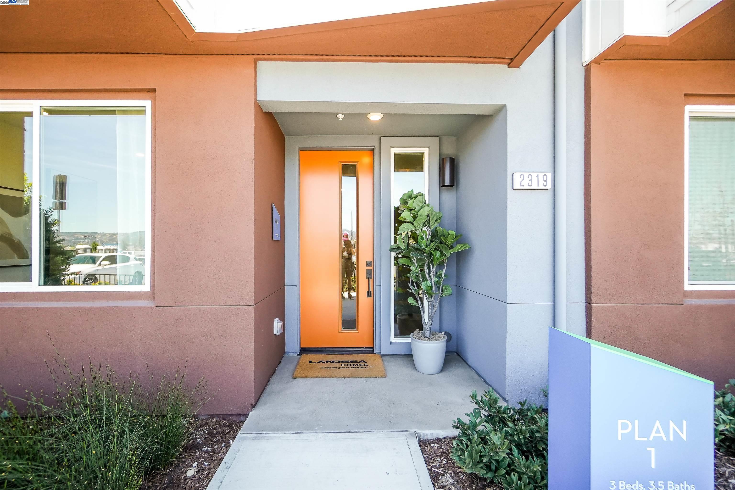 Detail Gallery Image 3 of 60 For 2260 Stanford Street, Alameda,  CA 94501 - 3 Beds | 3/1 Baths