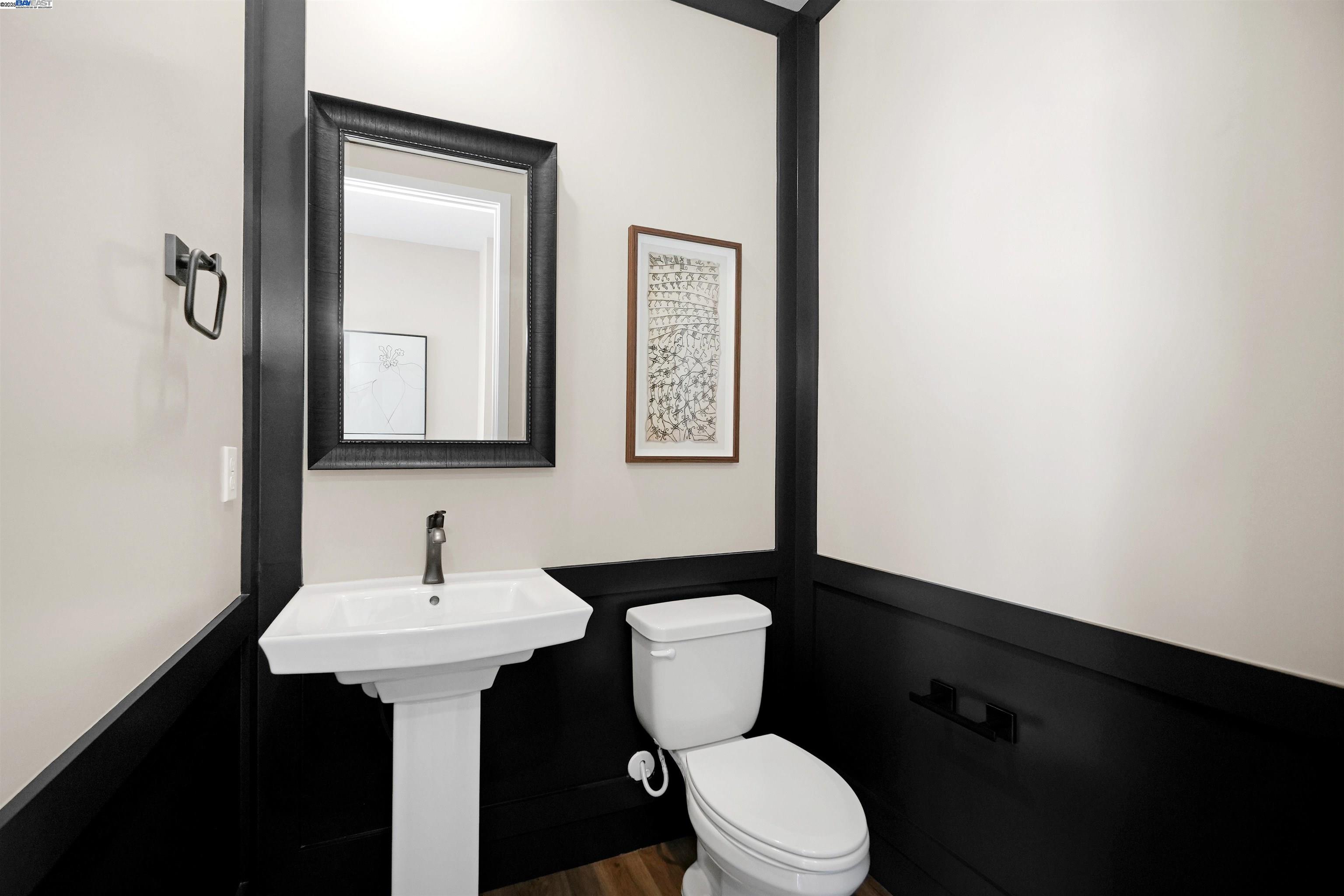 Detail Gallery Image 21 of 60 For 2260 Stanford Street, Alameda,  CA 94501 - 3 Beds | 3/1 Baths